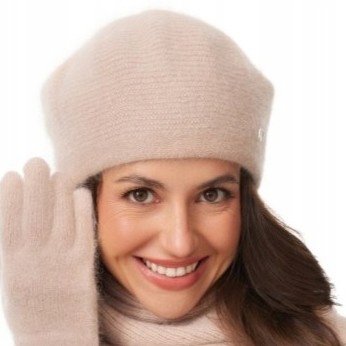 Dámská Čepice baretová čepice s angorou, teplá a módní, světle béžová, Polský