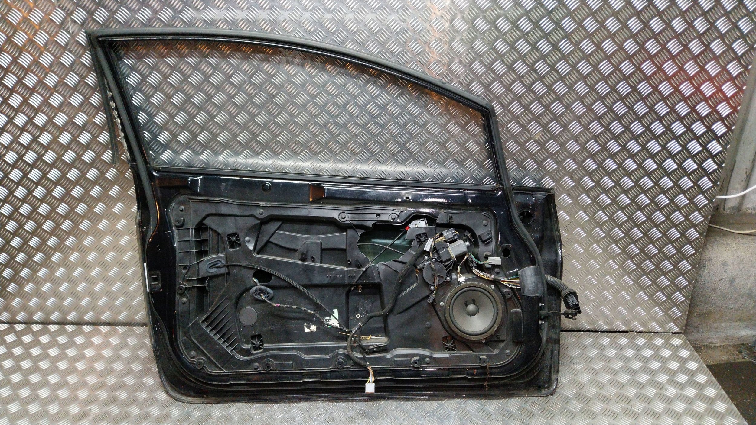 door left FORD FIESTA MK7 3D 08