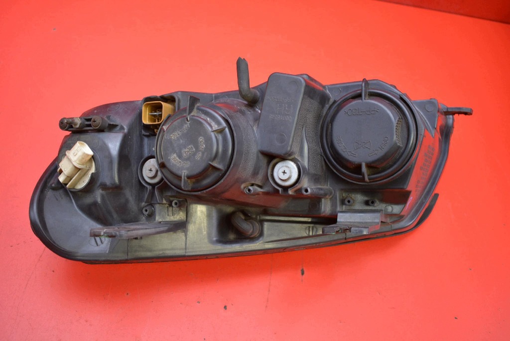 REFLEKTOR right light front lens EU 00015487 CHEVROLET CAPTIVA 1 and C100