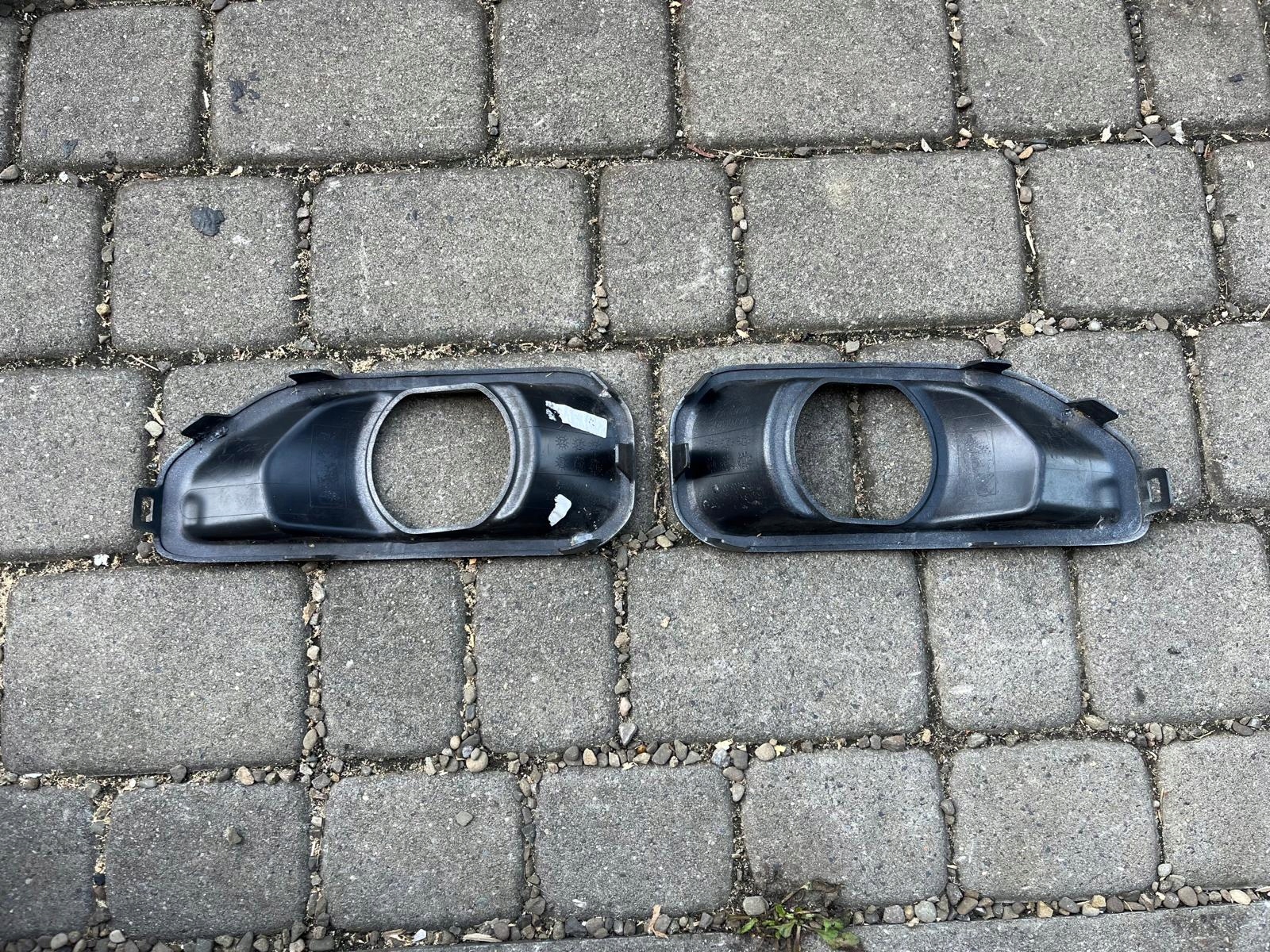 RAMKA HALOGENU OSŁONA OBRAMÓWKA PRAWA LEWA JEEP WRANGLER JL GLADIATOR Numer katalogowy części 6NC78TRMAA 6NC79TRMAA