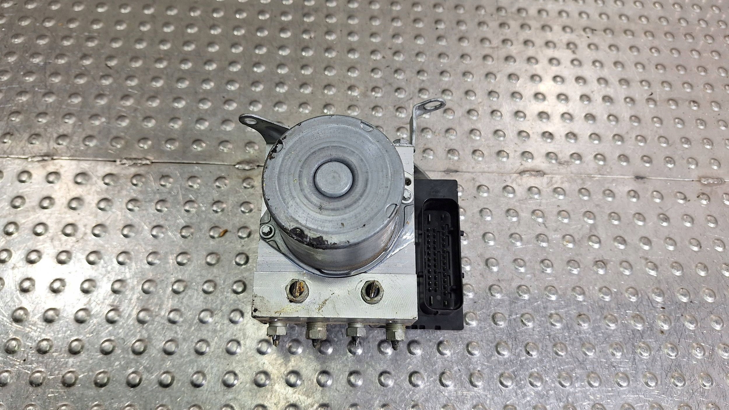 pump control unit ABS 6798990 6798989 0265951101 BMW X1 E84 2.0 D