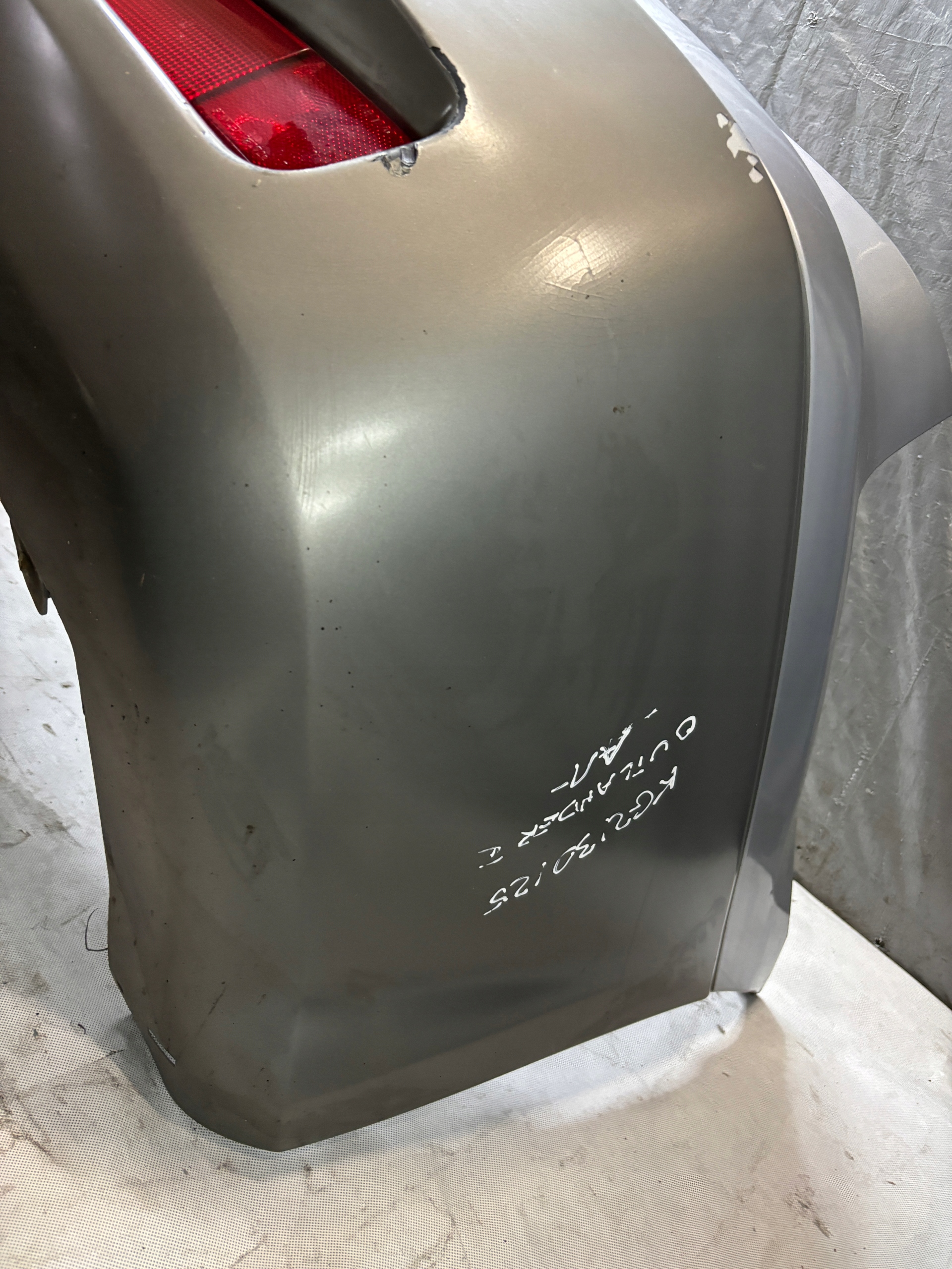 Paraurti posteriore Mitsubishi Outlander e 1 k: A31