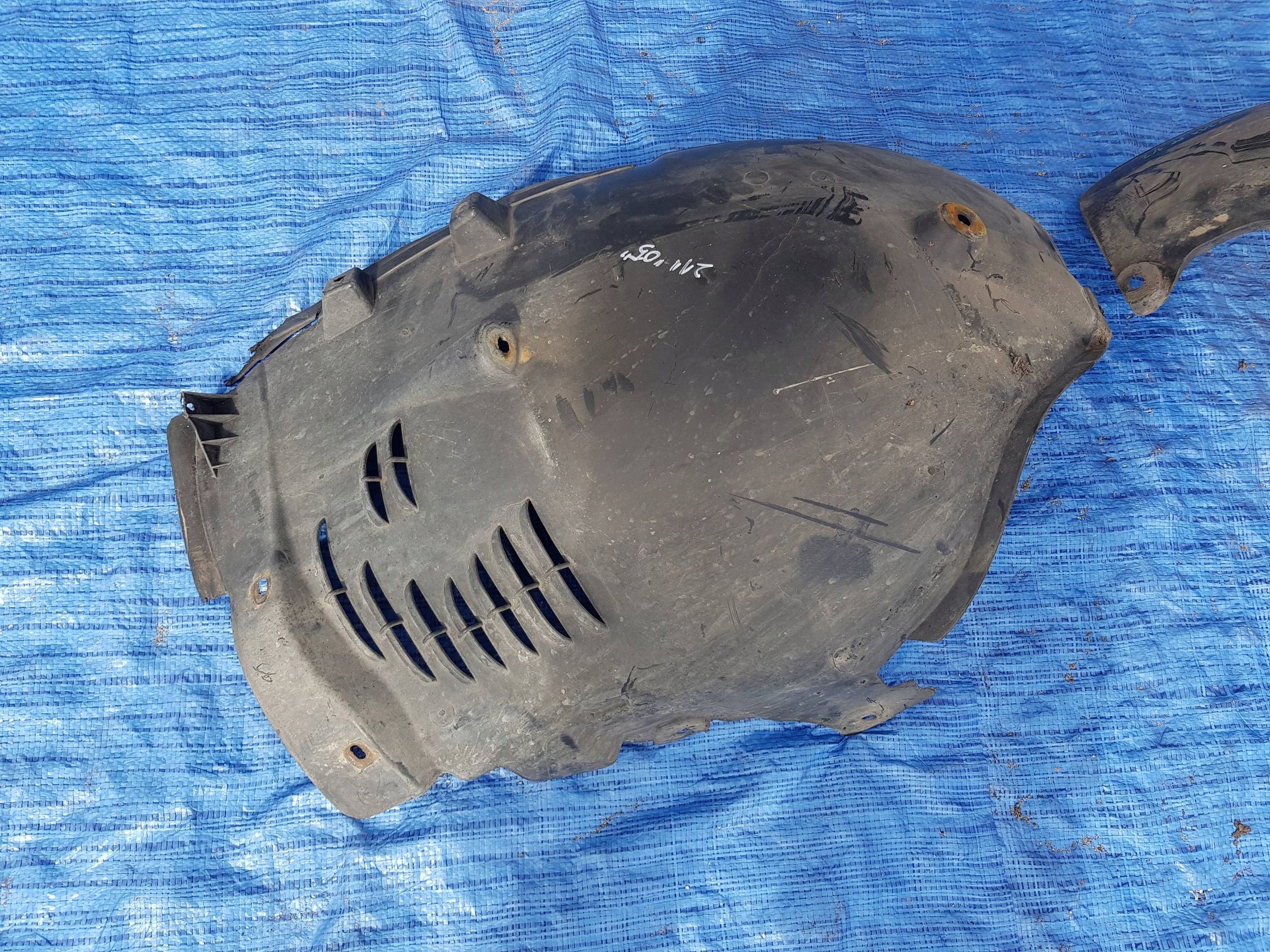 mudguard front front right Mercedes E W211