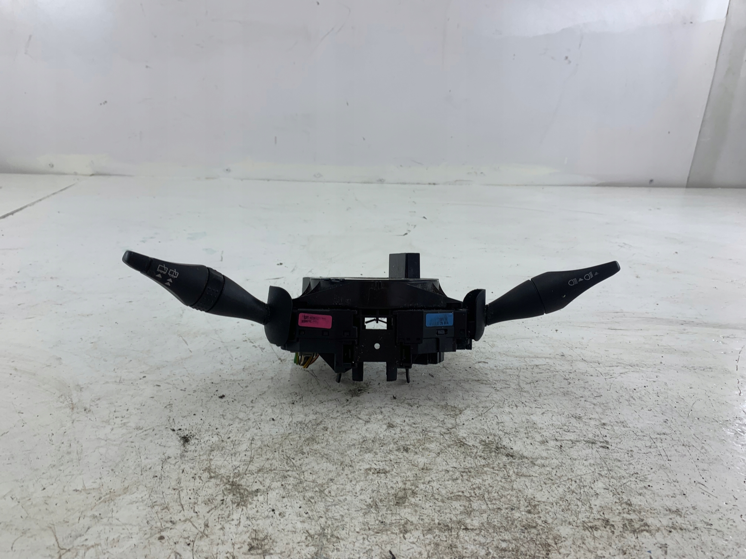 FORD FIESTA MK6 LIFT commande levier commodo sous volant