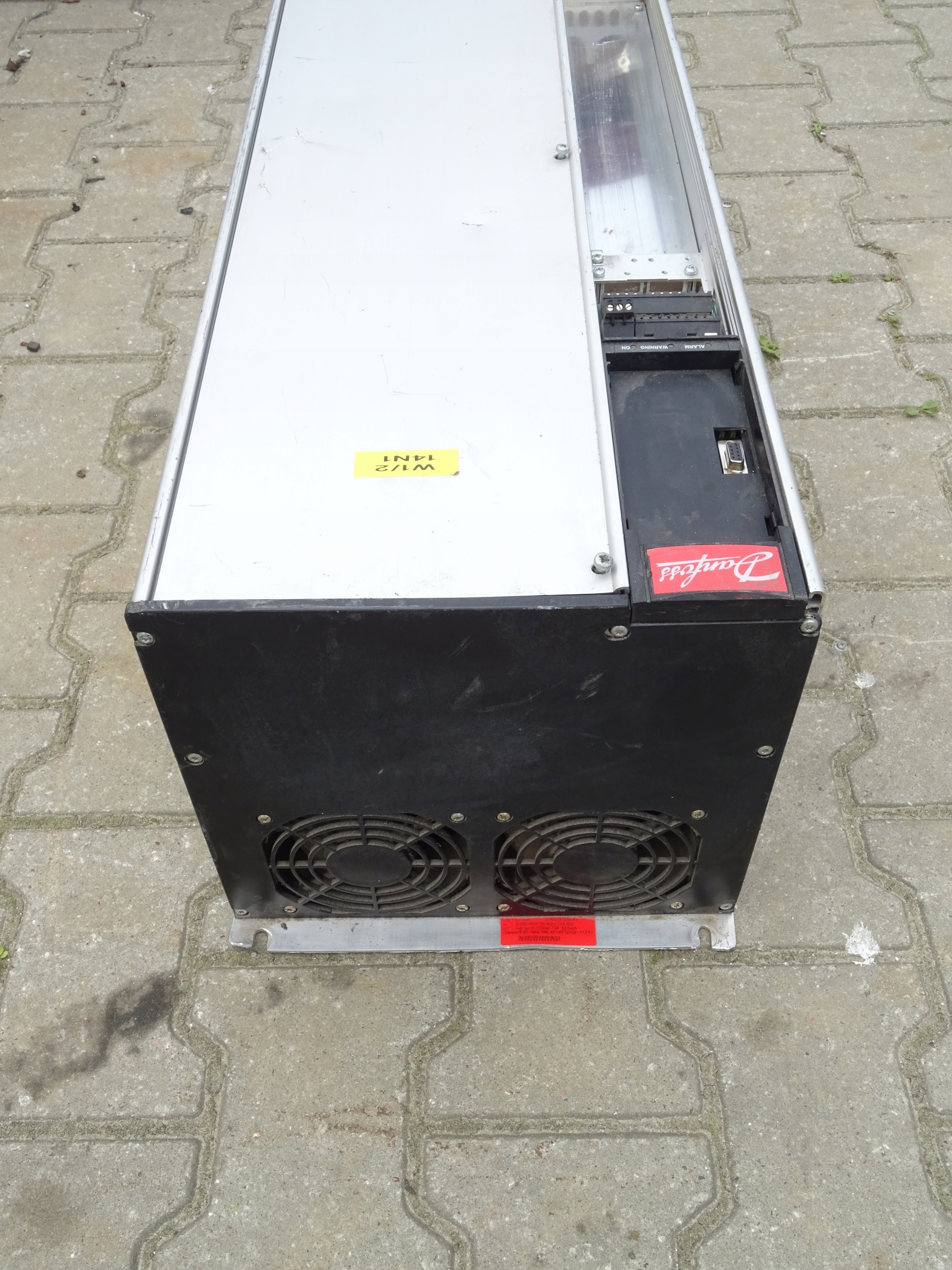 Falownik Danfoss VLT6052HT4C20STR części dawca Maksymalna moc 50 kW