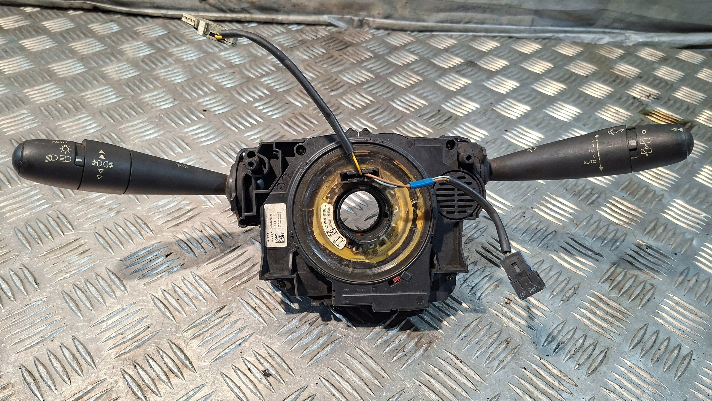 steering wheel levers and controls CITROEN C2