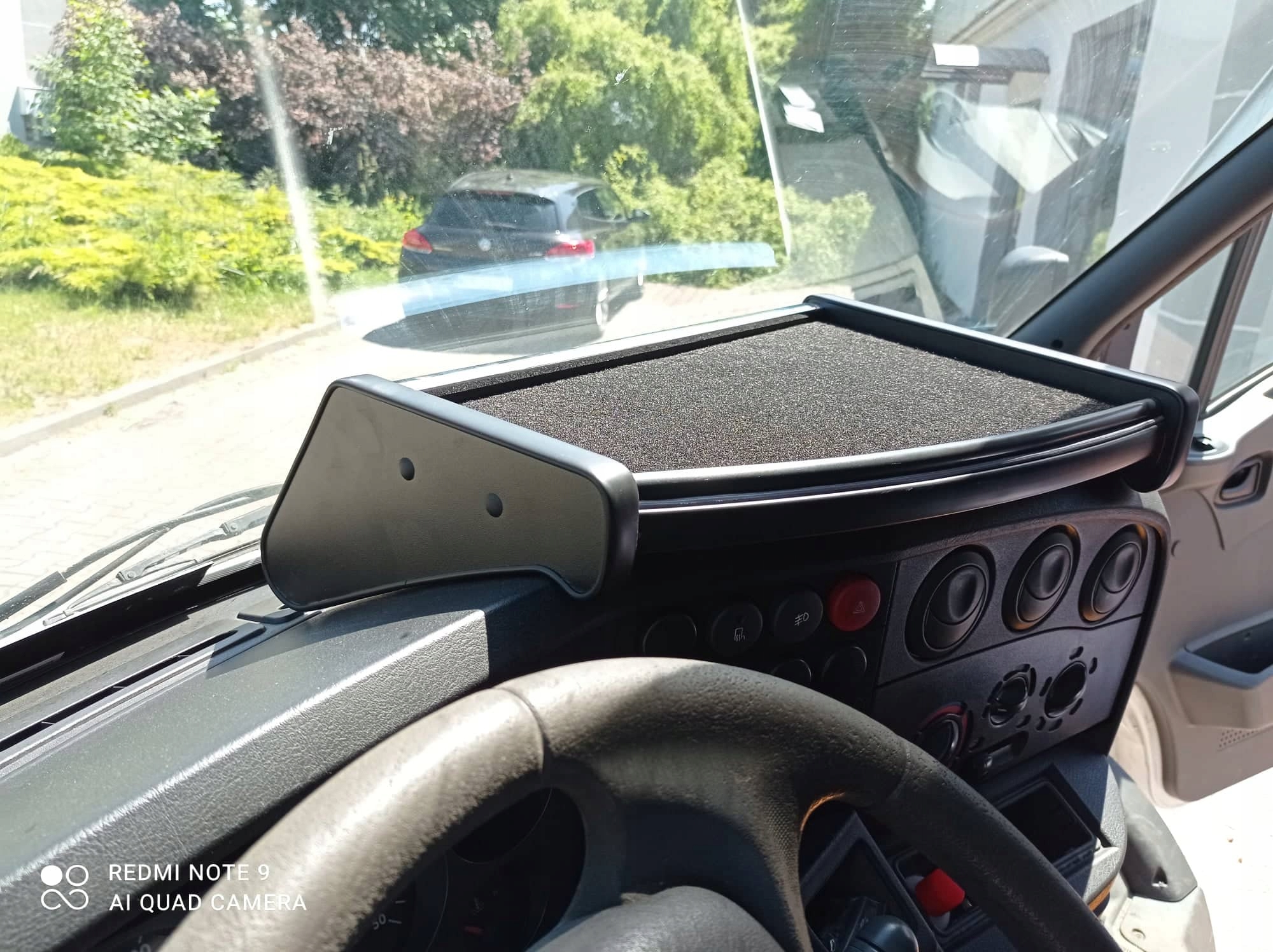 PÓŁKA STOLIK BUS IVECO DAILY DO 2007r Numer katalogowy części 2000