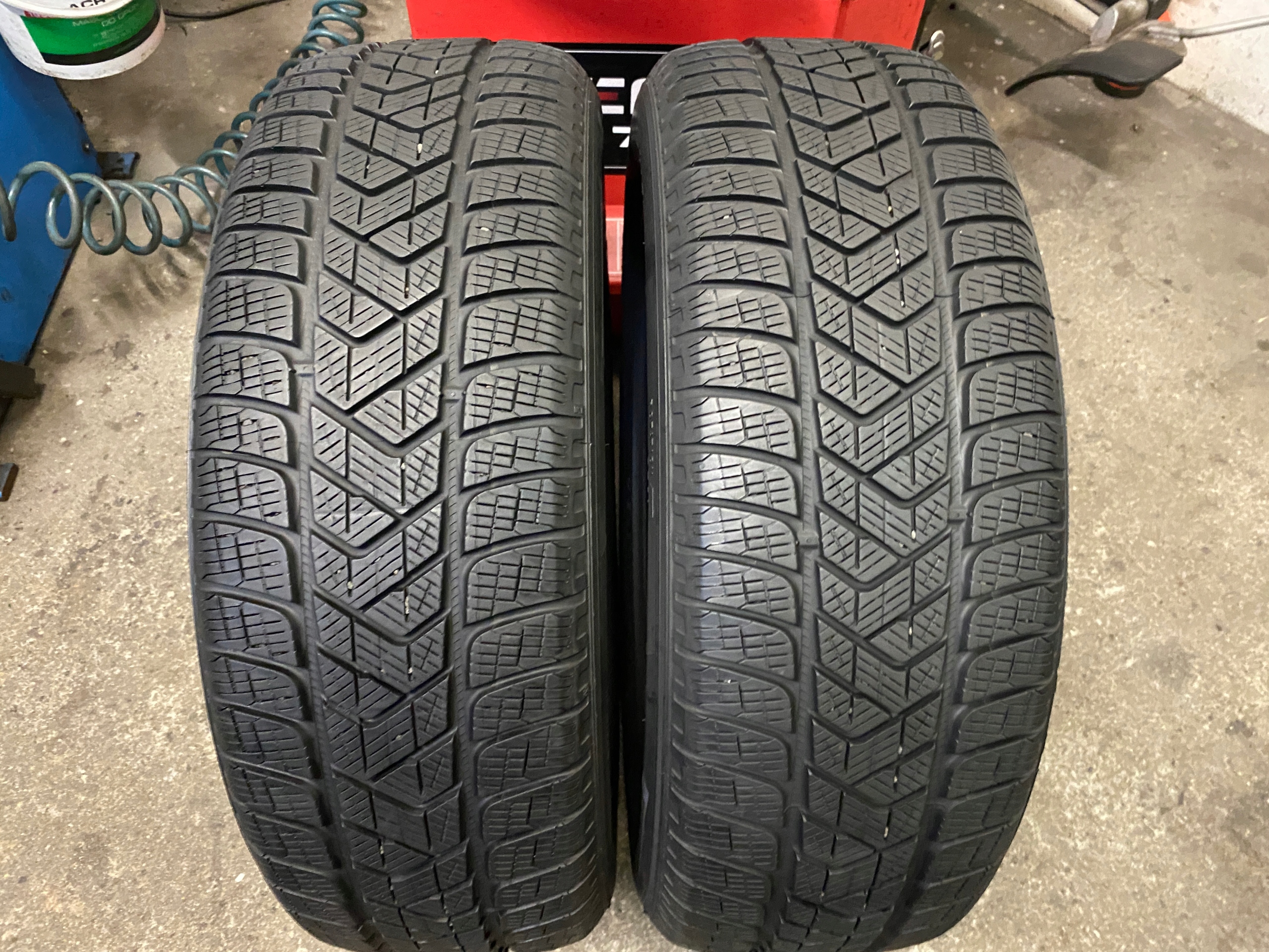 2 tyres winter 215/65R17 Pirelli Scorpion Winter Seal 7mm