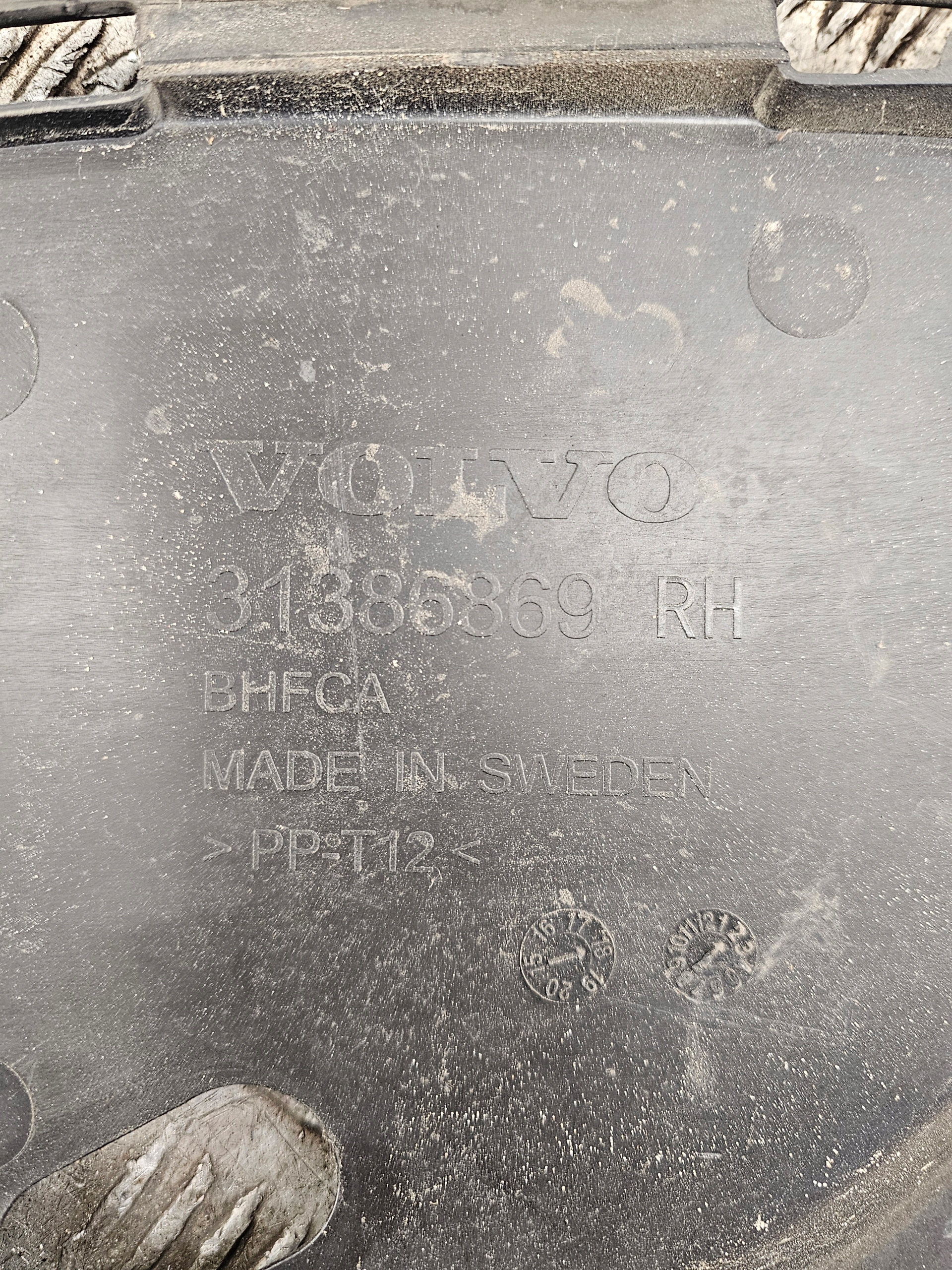 VOLVO S90 V90 kryt stěny předního 31386869 pravá