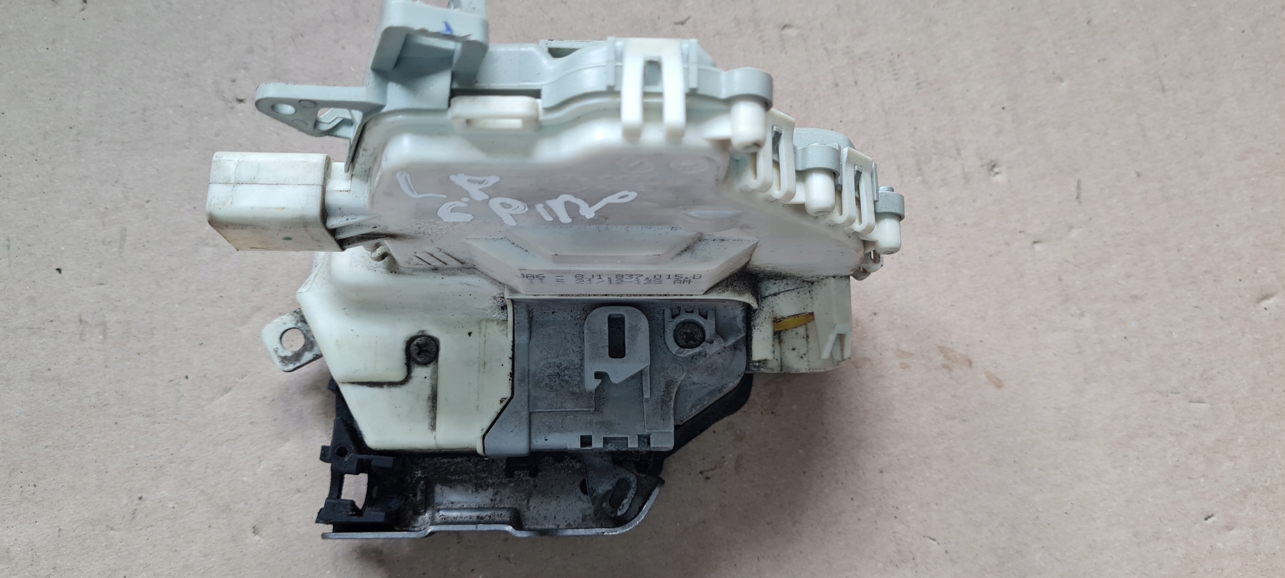 A6 C7 4G lock door left front 6PIN A7 S4 B8 A5 8J1837015D
