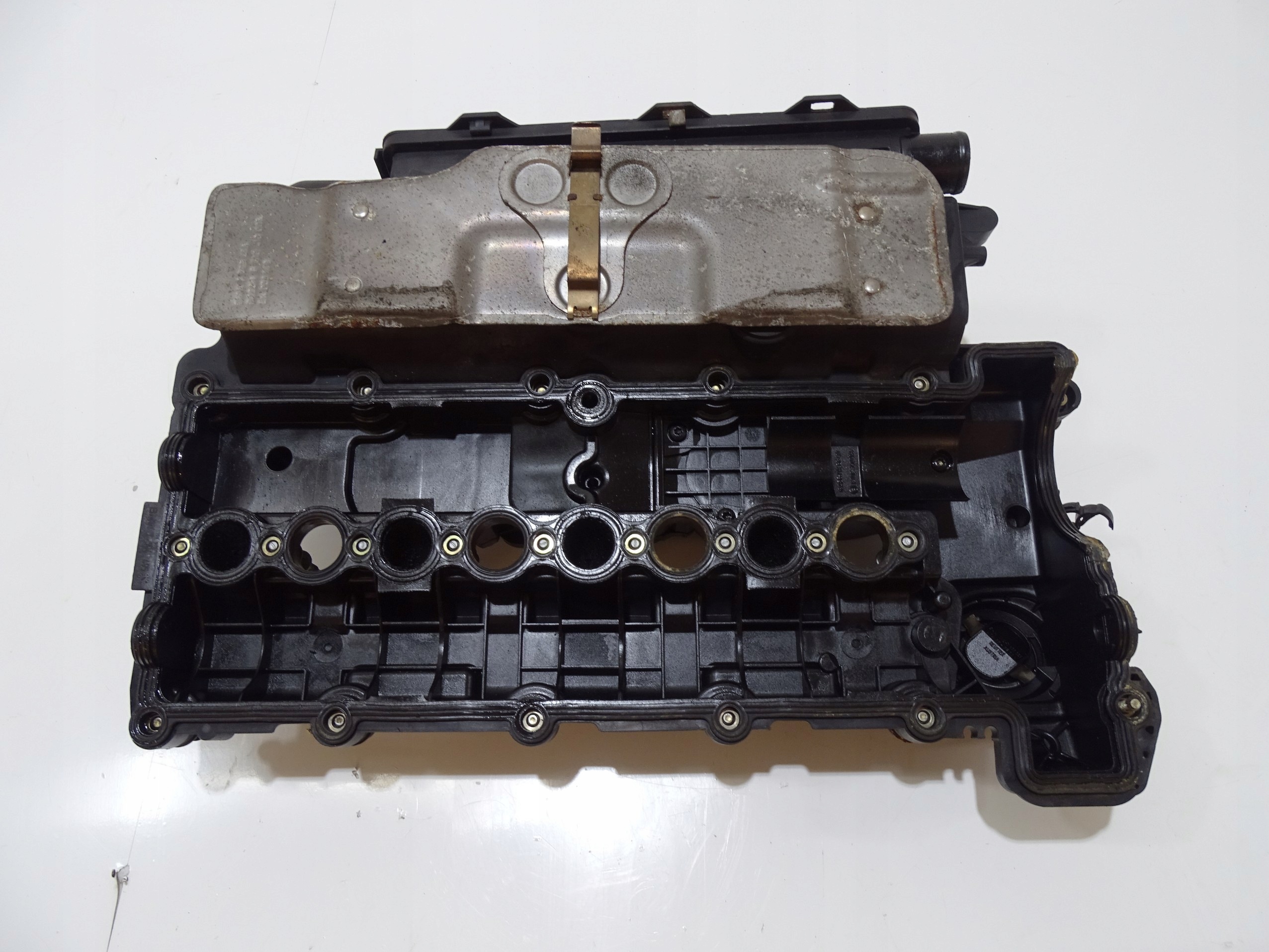 Abdeckung der Ventile BMW E83 E60 E61 E46 2.0D 2246997 (4817772)