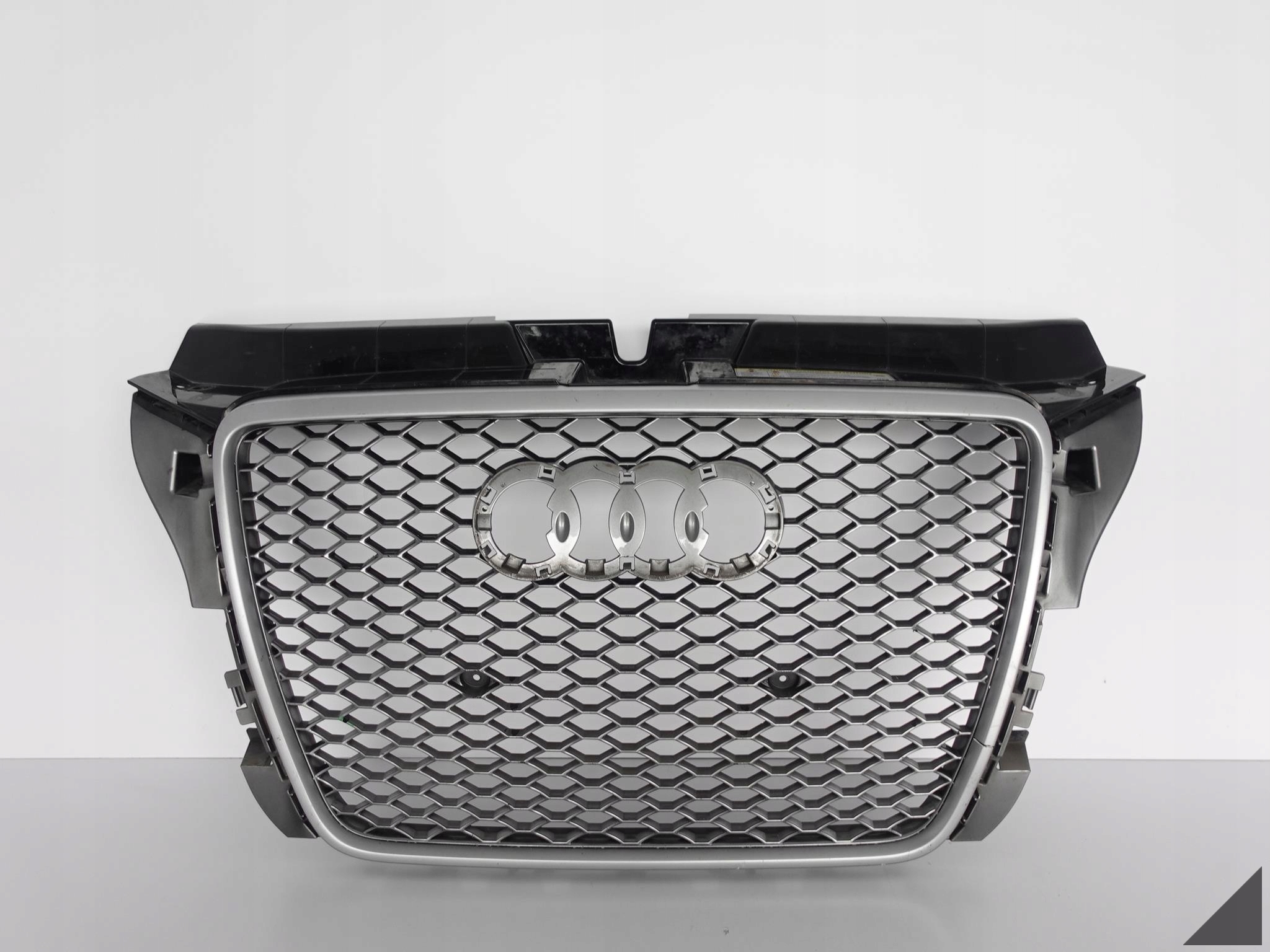 AUDI RS3 8P0 09-12 ZDERZAK GRILL ATRAPA PRZÓD