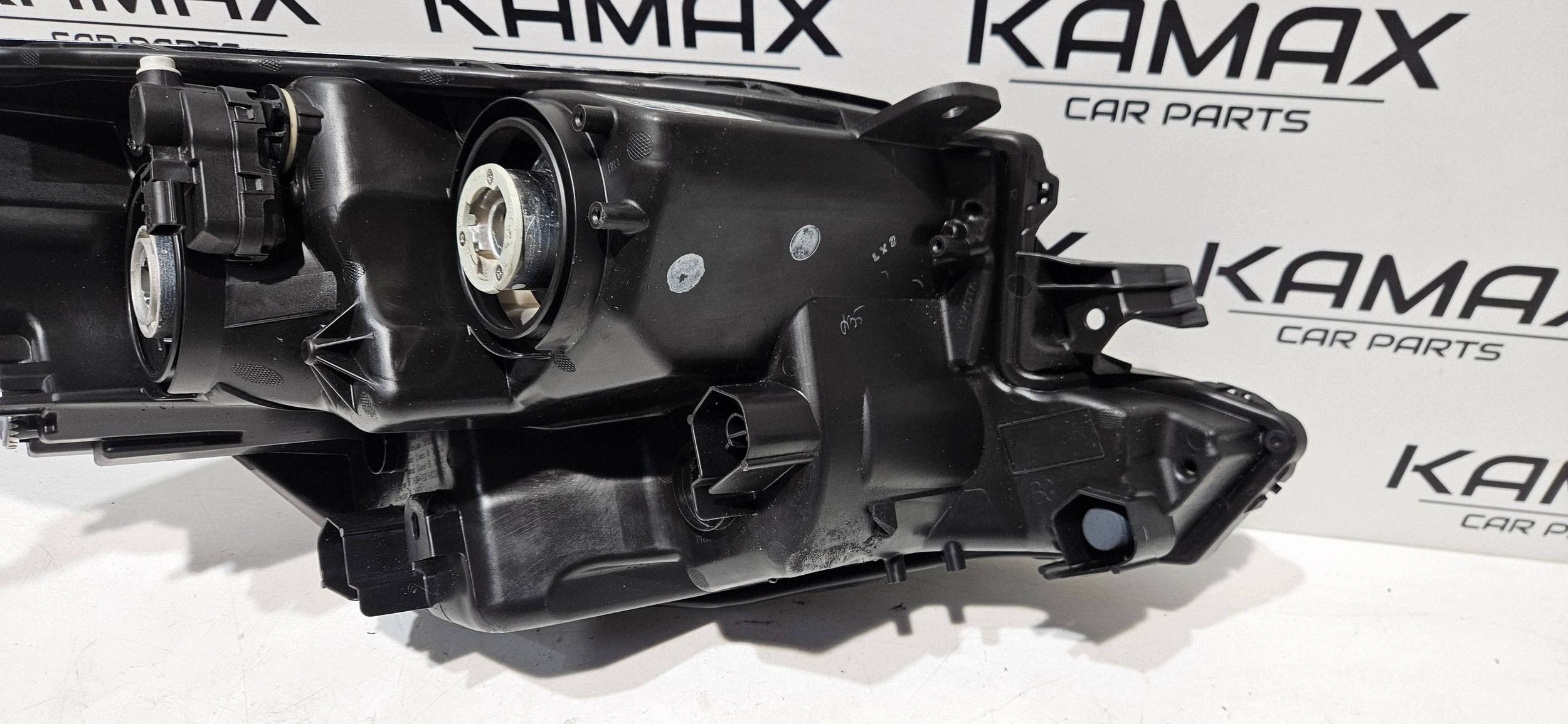 light left front TOYOTA AYGO X 22- original KOITO 0H-31