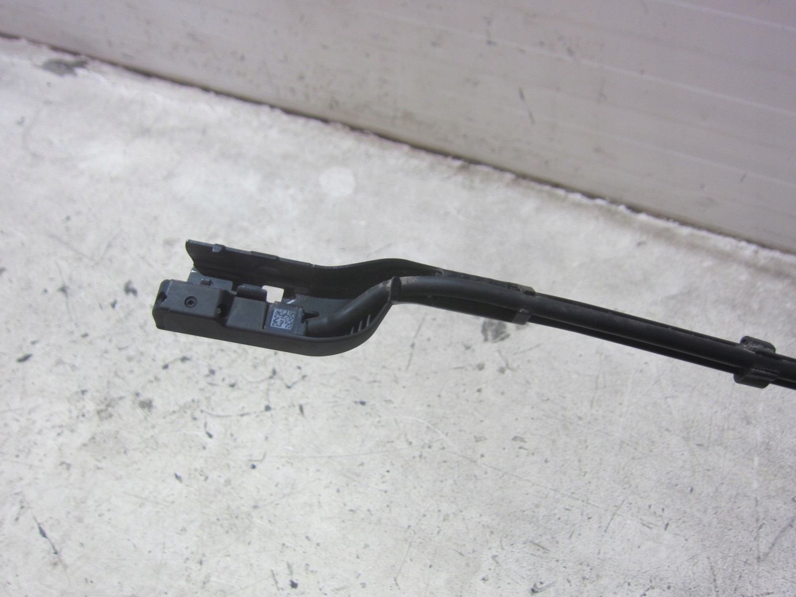 VOLVO XC40 XC 40 wiper arm front left right 31457316