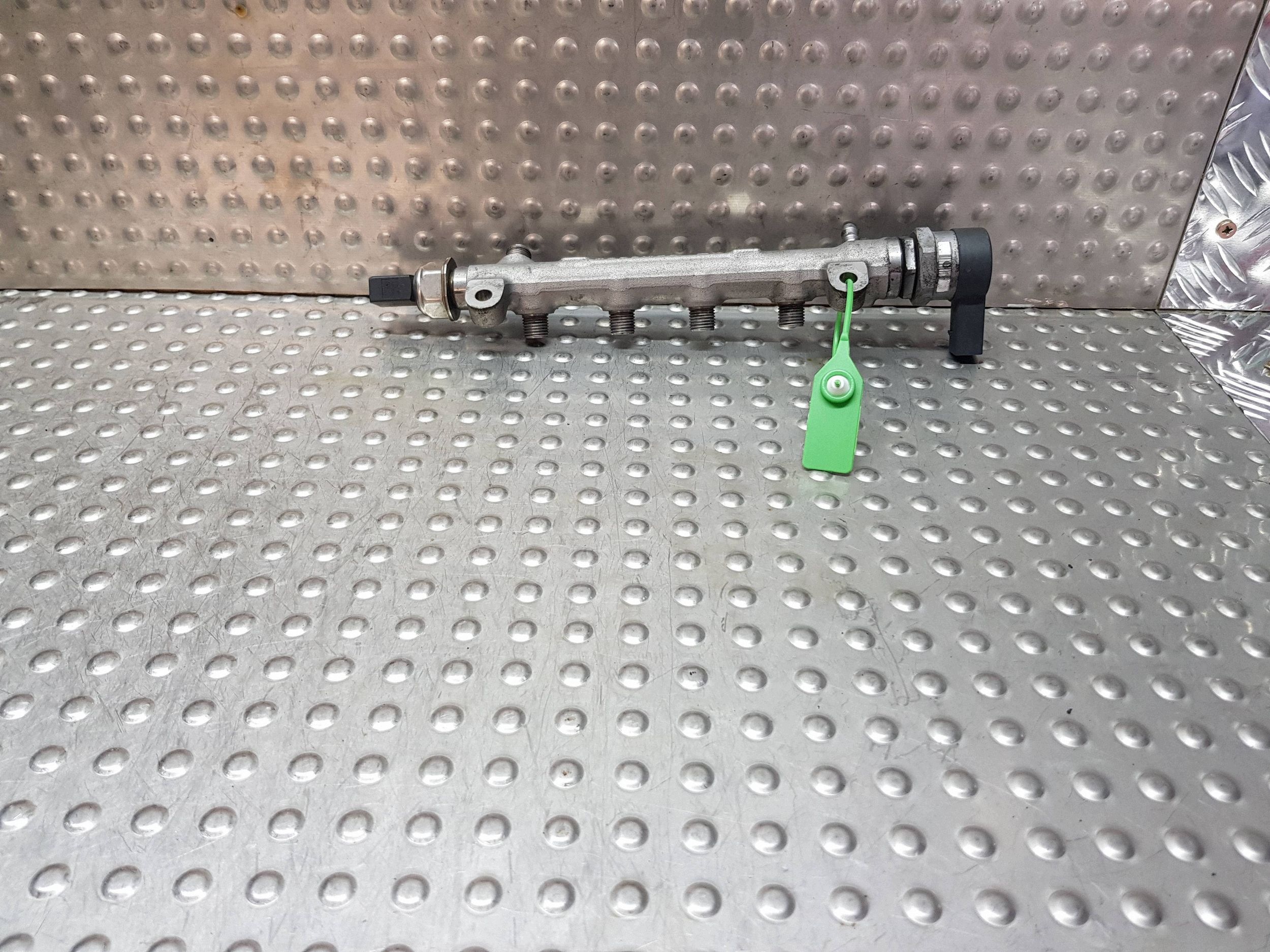 Rampe injection Capteurs 04L089B OCTAVIA III A3 8V LEON GOLF VII 2.0 TDI