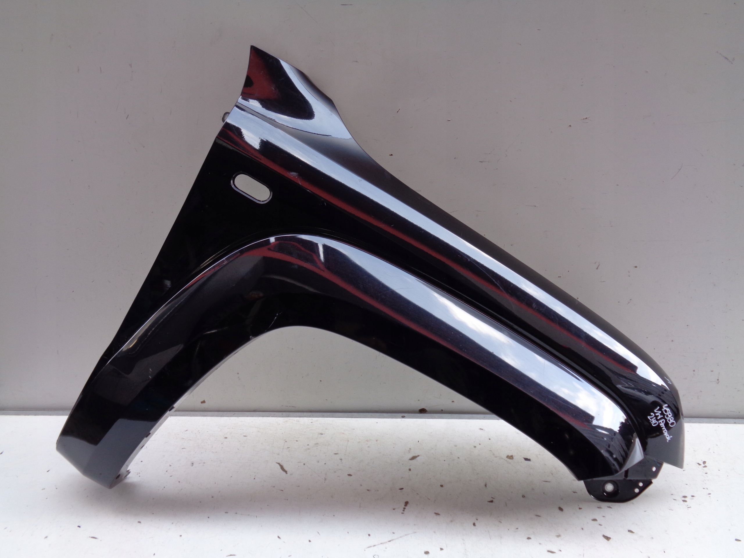 fender right front VW AMAROK 2H 2H0 16- LIFT NR 45980