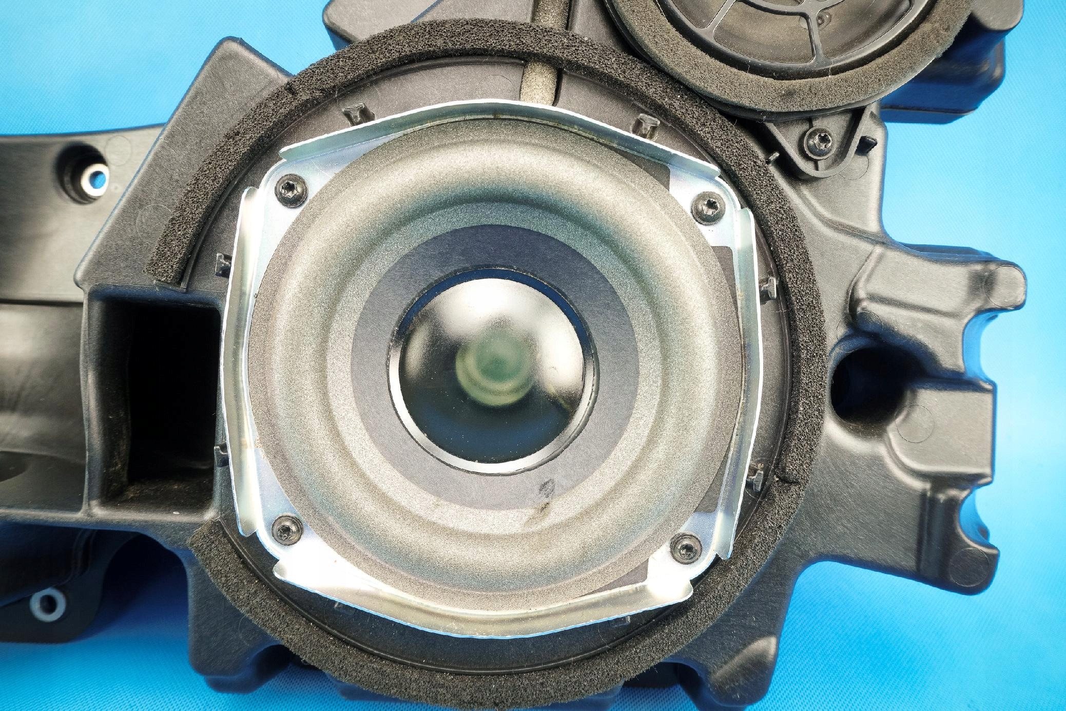 speaker niskotonowy Bose Audi Q7 SQ7 4M 4M0035297
