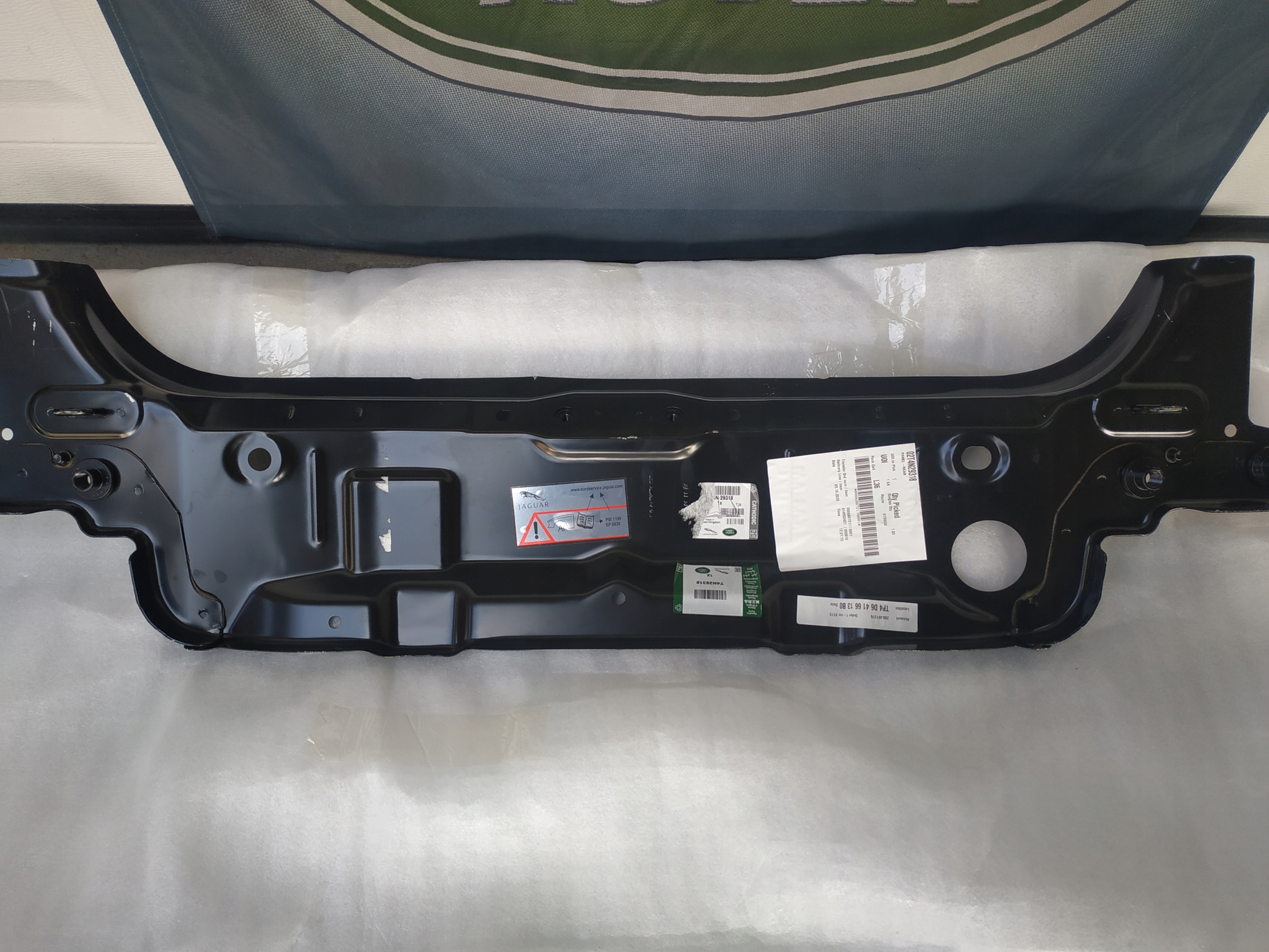 JAGUAR XE 2017 - 2020 PAS ŚCIANKA TYLNA T4N29318