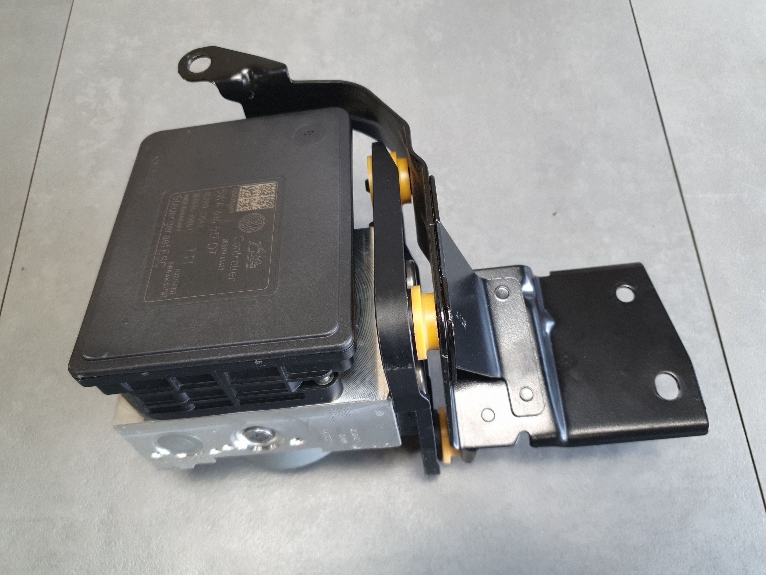 Audi A3 8Y pump ABS control unit 5WA614517DT