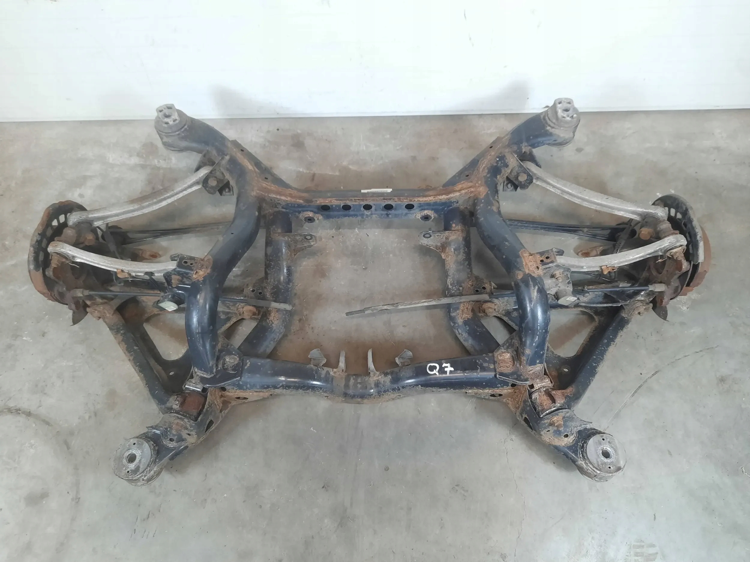 ZAWIESZENIE TYŁ BELKA OŚ TYLNA WÓZEK AUDI Q7 4L