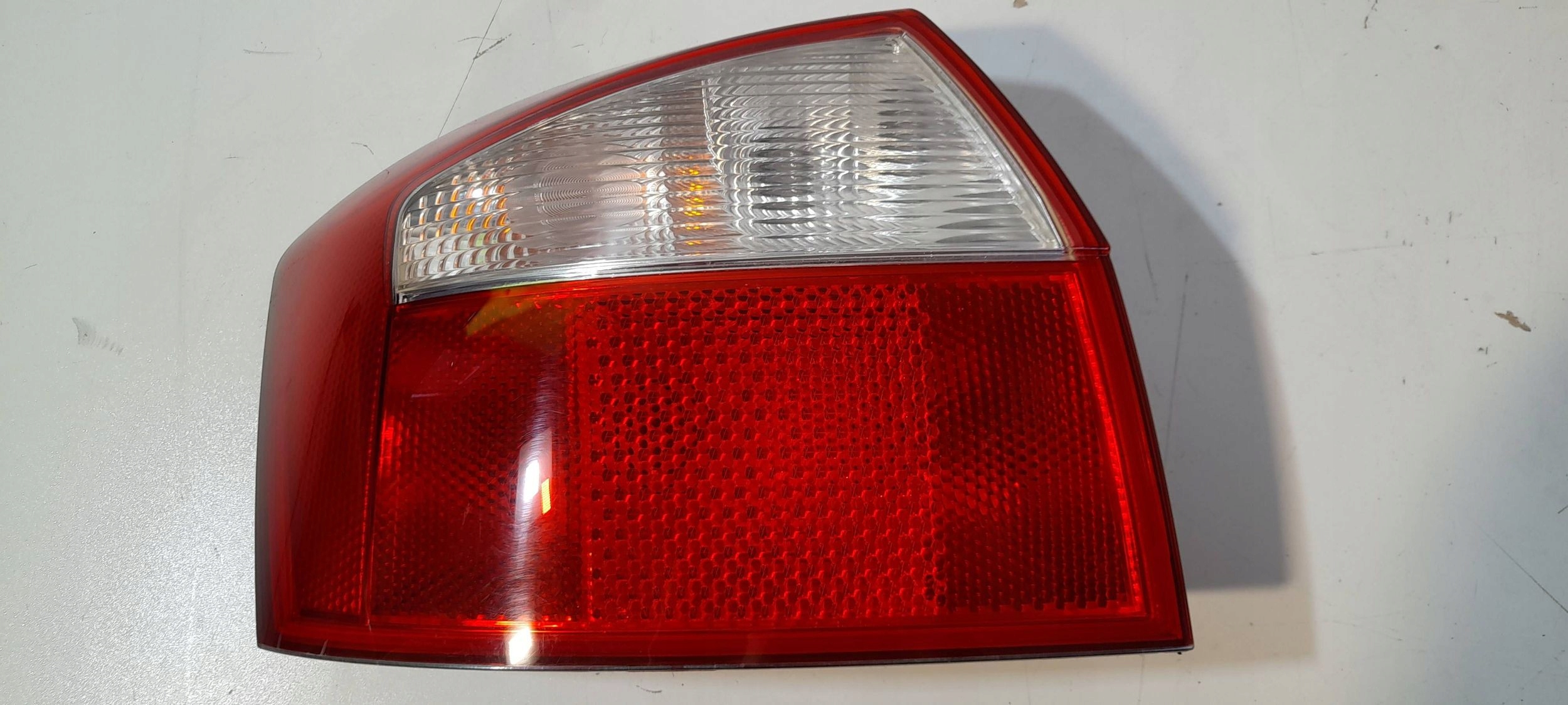 Audi A4 S4 B6 8E 8H light rear left 8E0945095 (R397)