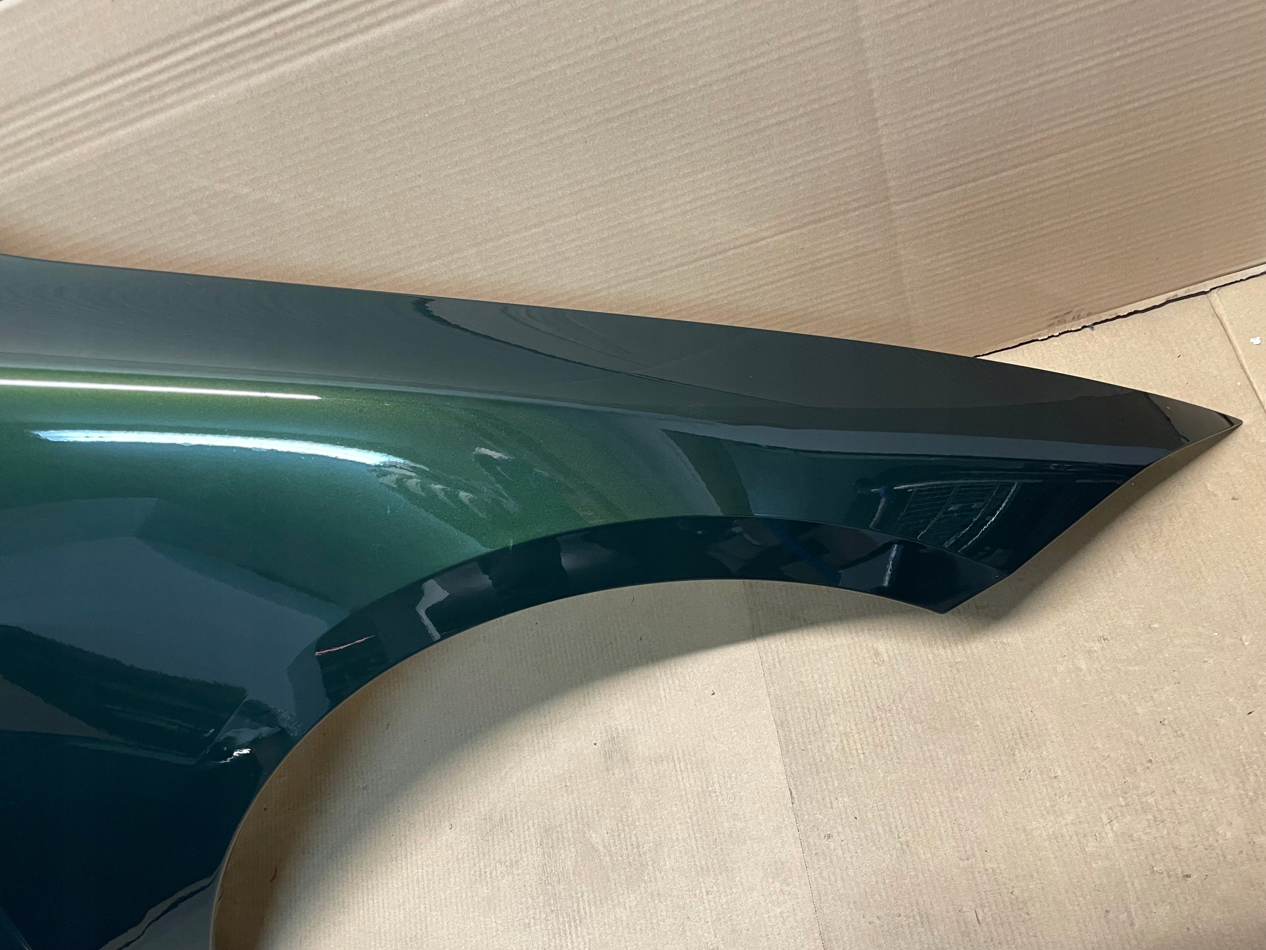 fender front right BMW 4 G22 G23 M440iX colour C4E IDEAL