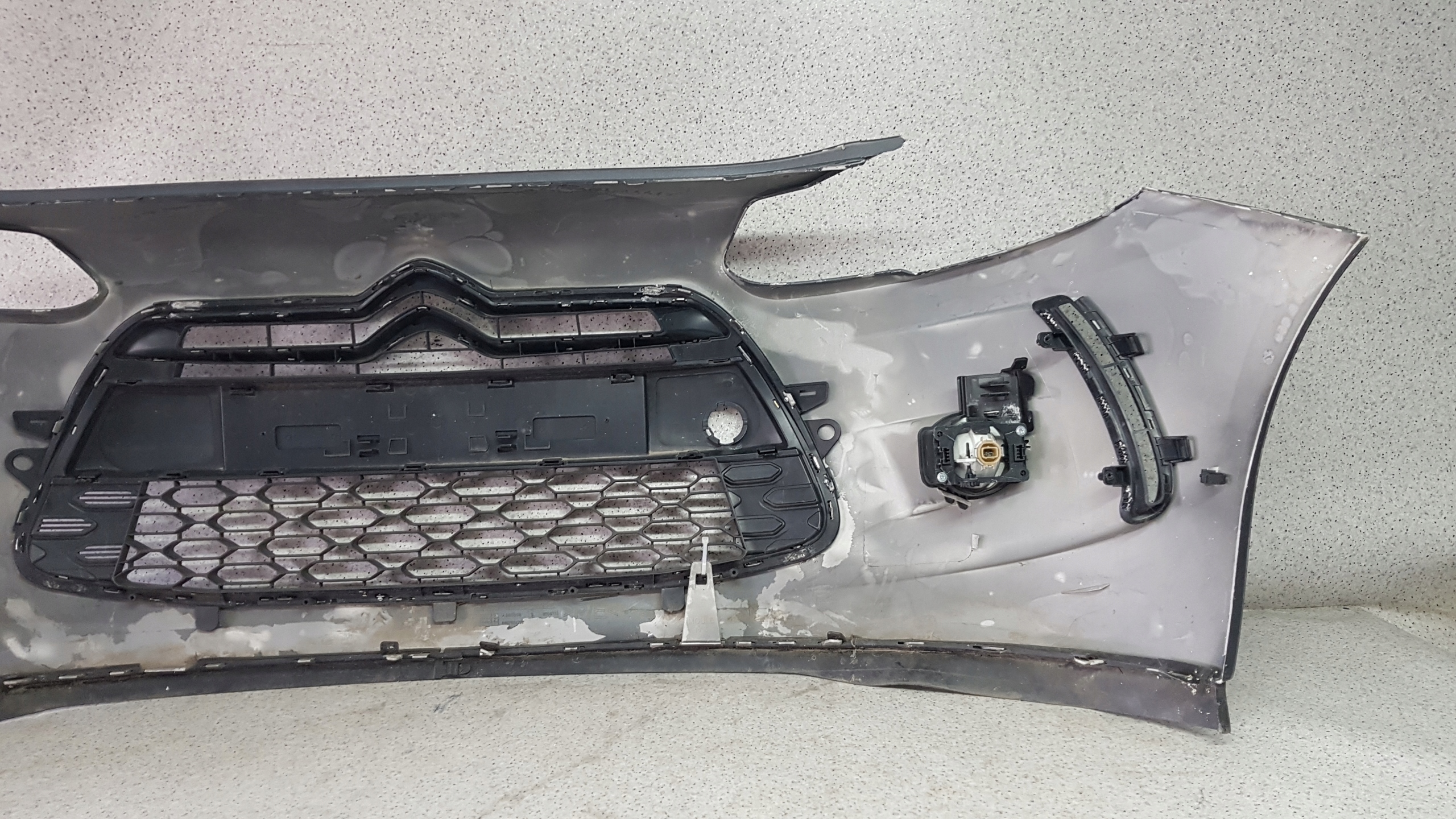 CITROEN DS3 DS 3 2010 - bumper front 3227