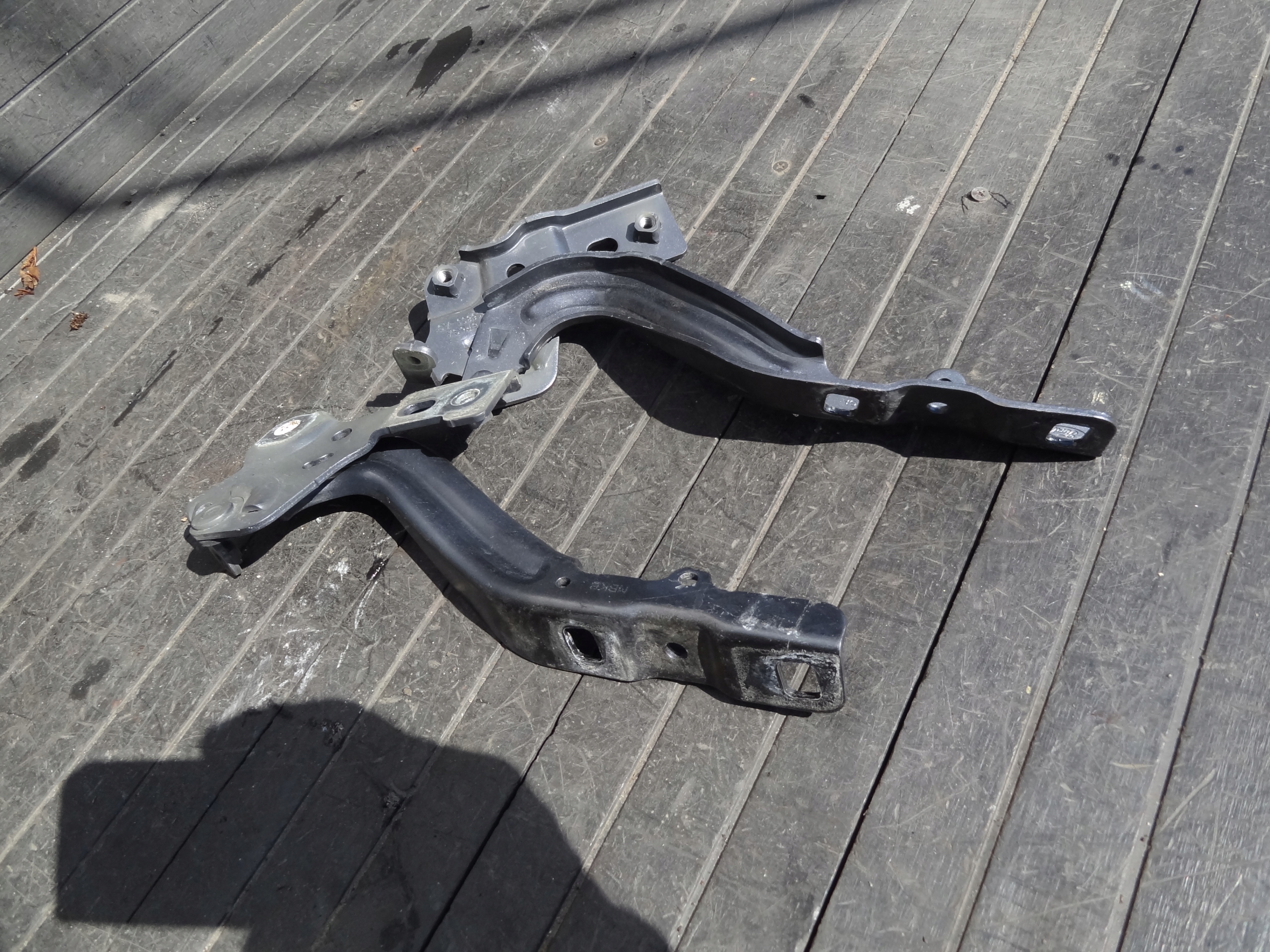 FORD KA+ PLUS 2017 ZAWIASY MASKI KOMPLET LEWY I PRAWY ORYGINAL