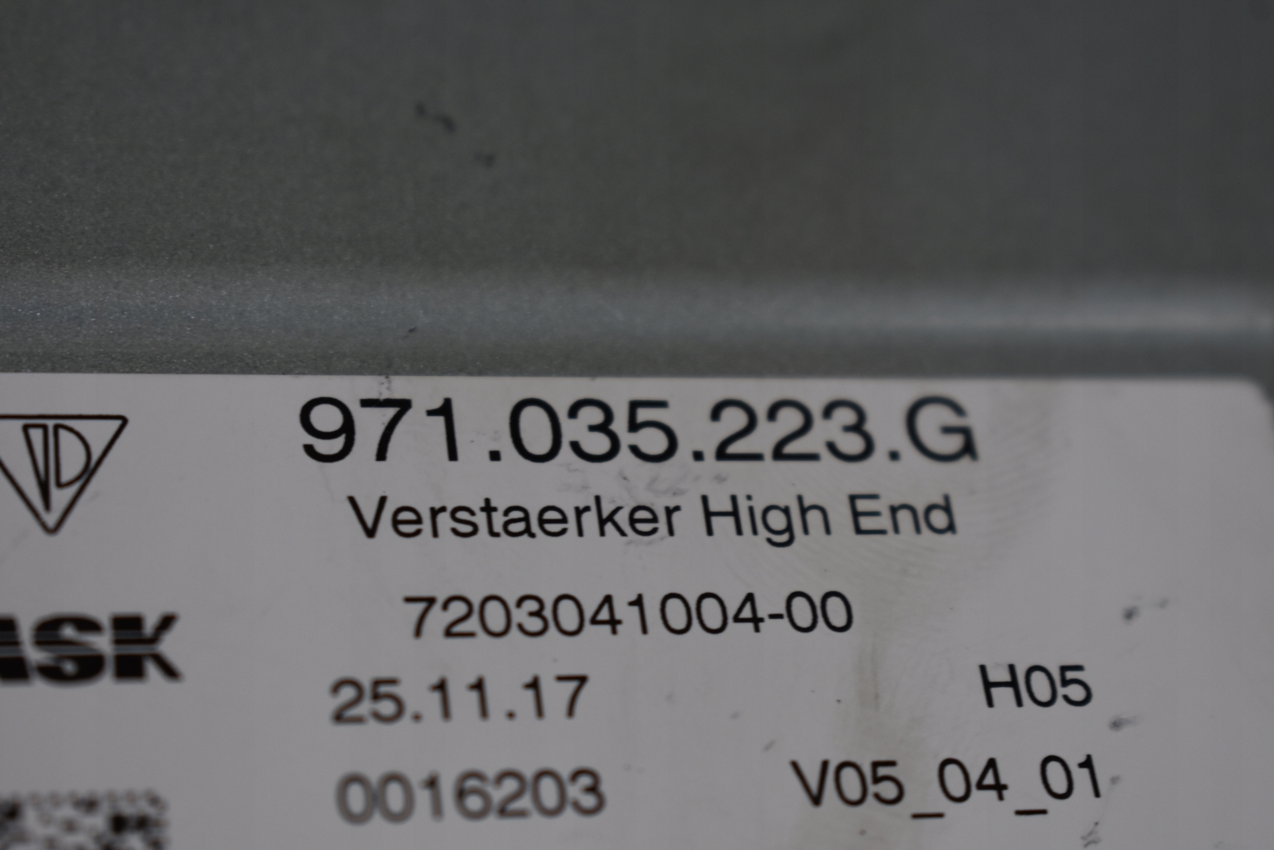 IDEALNY amplifier BURMESTER PORSCHE PANAMERA 971 1
