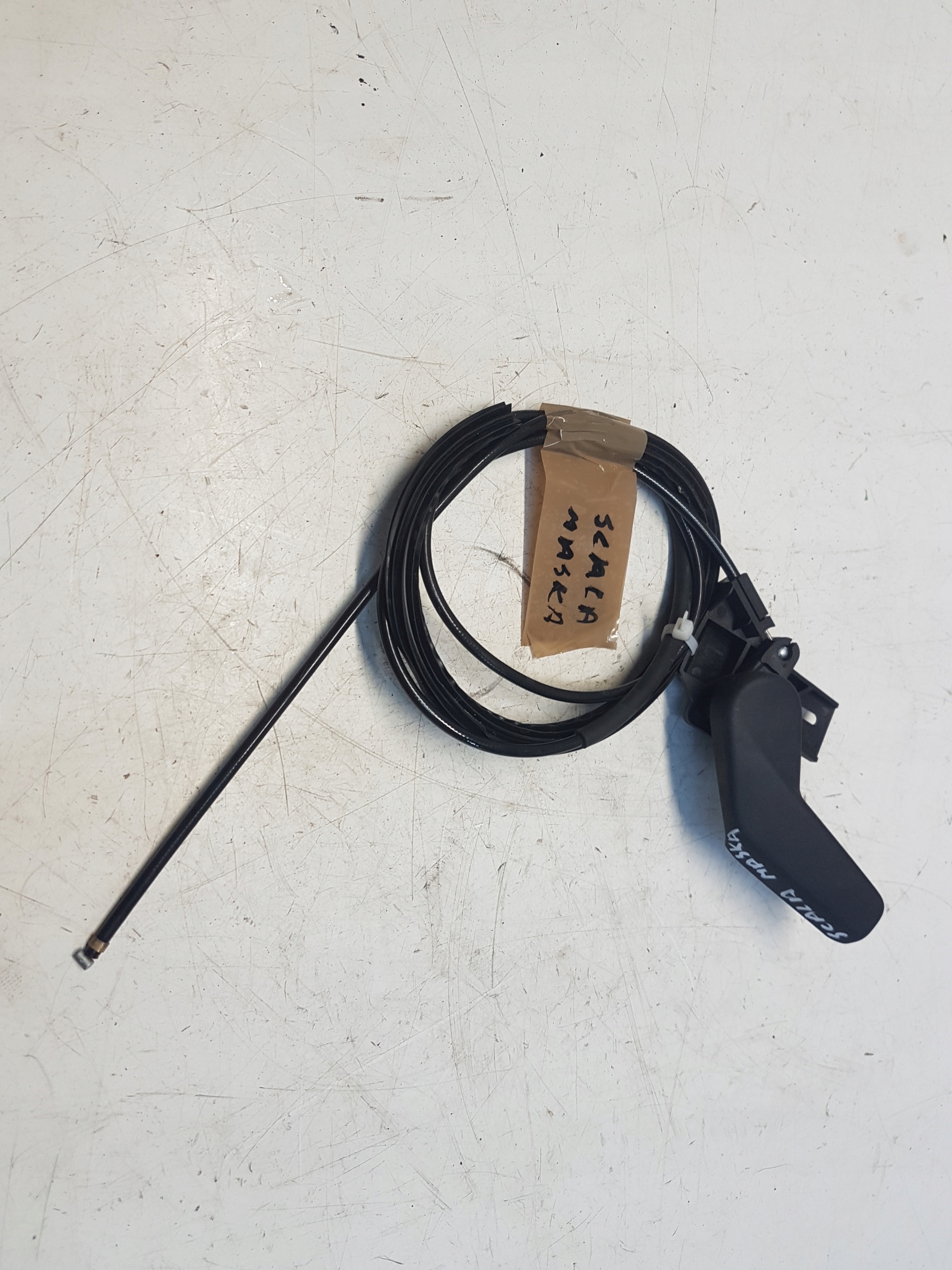 SKODA SCALA РУЧКА ТРОС ВІДКРИВАННЯ КАПОТА 517823633