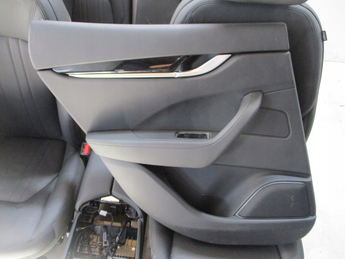 upholstery seats leather Maserati Levante 18r