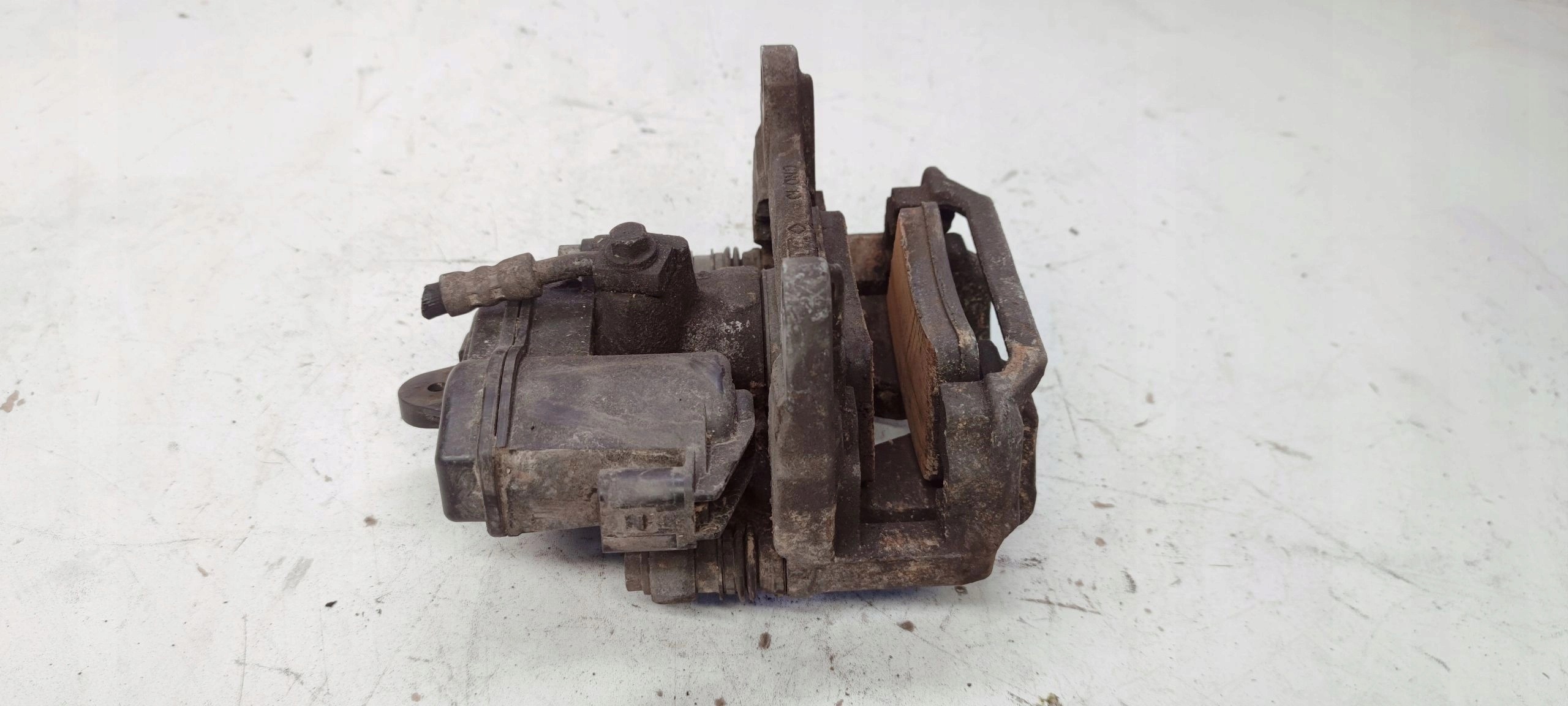 caliper brake left rear part AUDI A4 B9 A5 8W0405BA