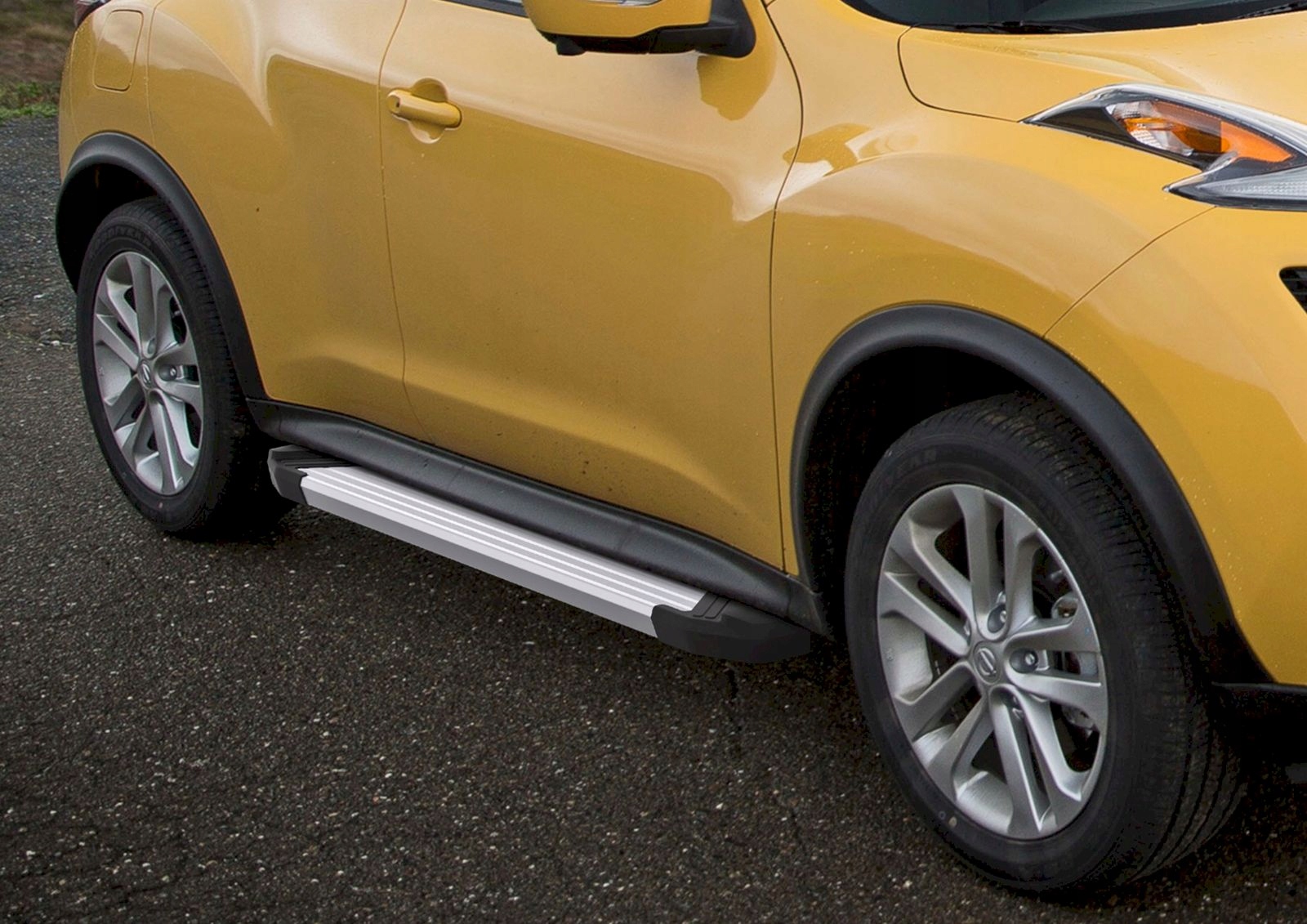 Stopnie boczne Nissan Juke 4WD 2010-16 orurowanie TUV