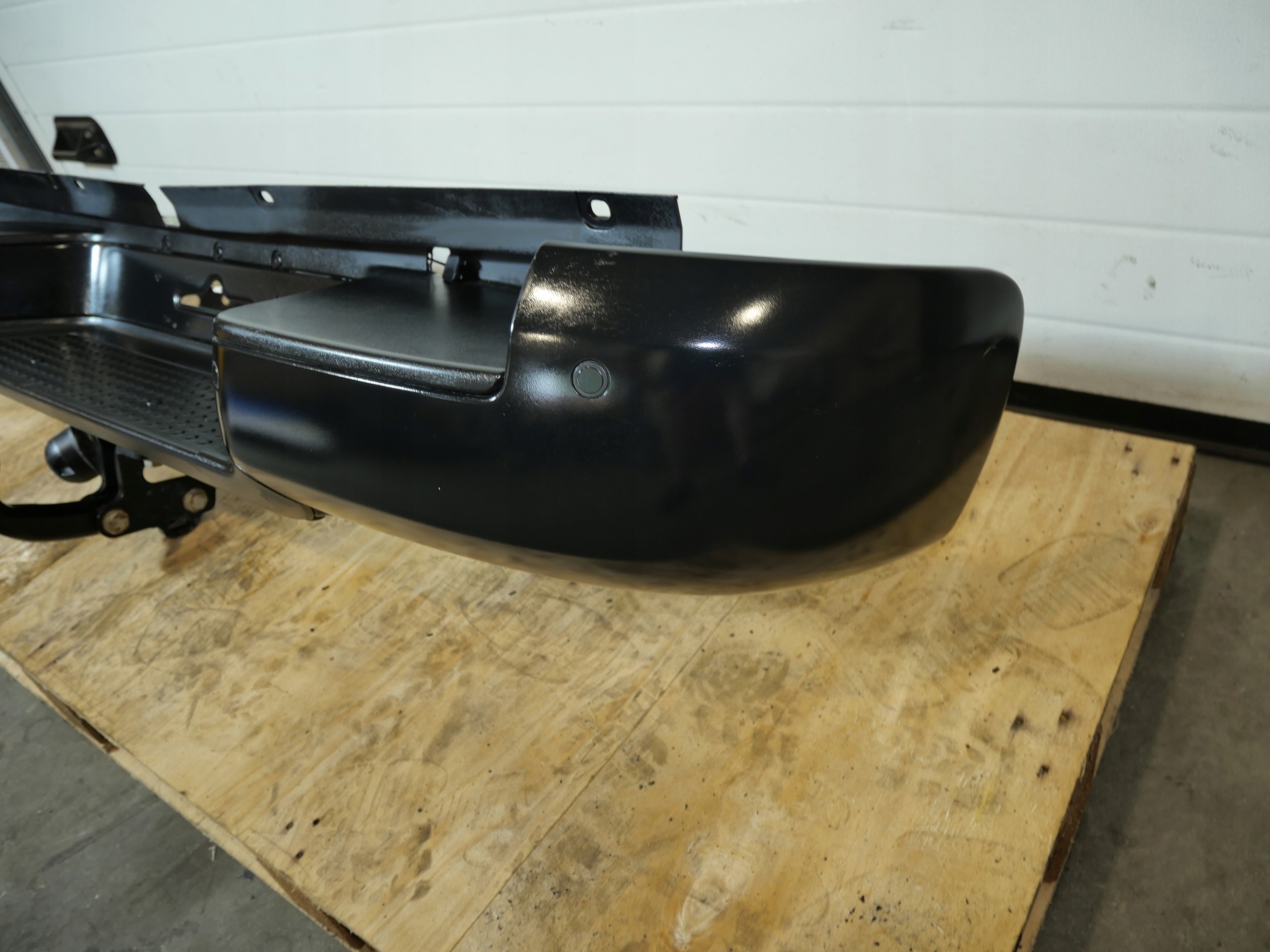 VW AMAROK 2H rear bumper towing PDC black 2H5