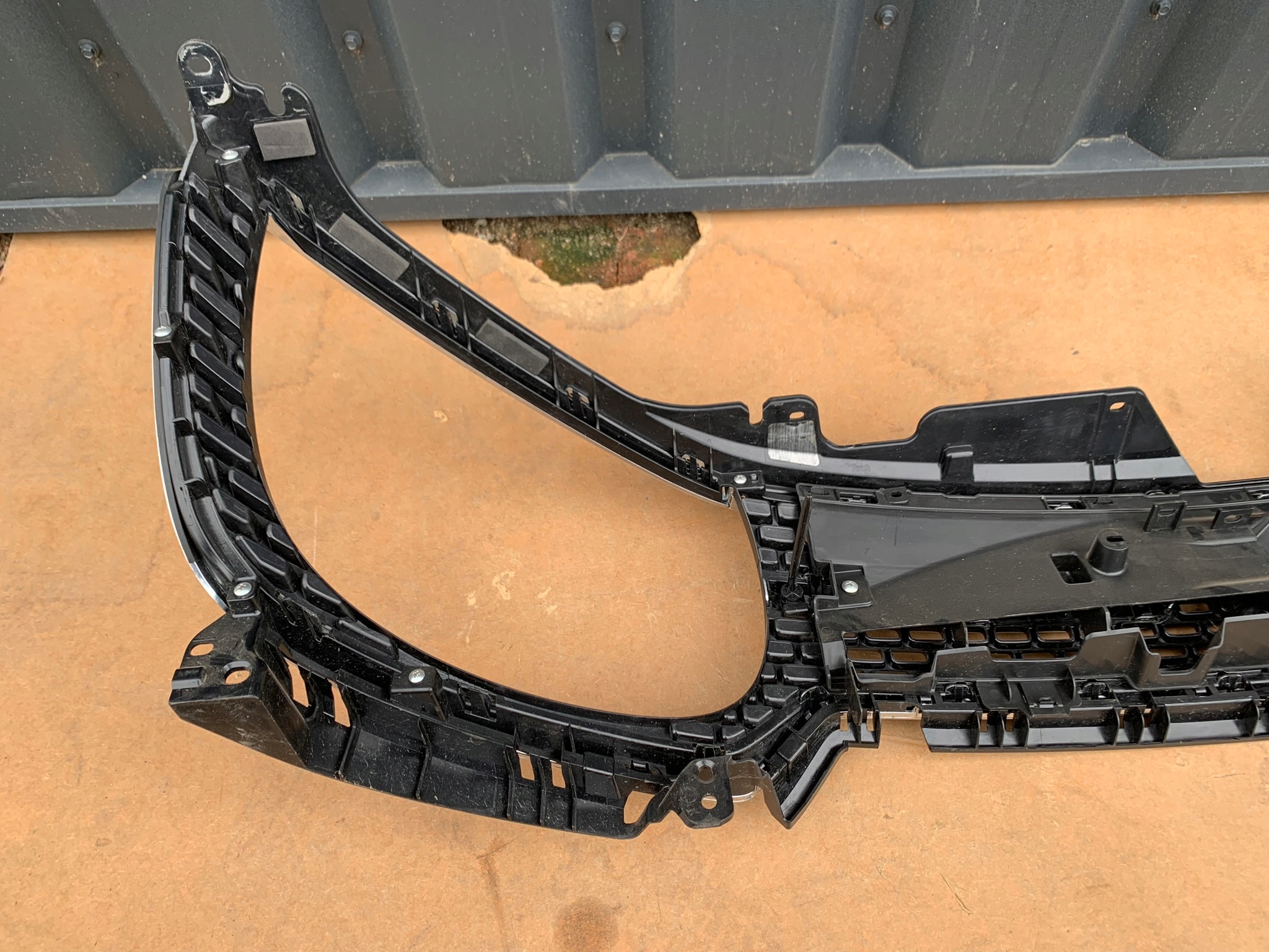 Suzuki Ignis I FH Kühlergrill FRONTGRILL Kühlergitter 7211262R0SUZU - Thumbnail 5