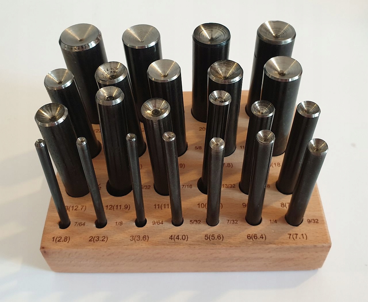 Konkávní puncin 22 kusů