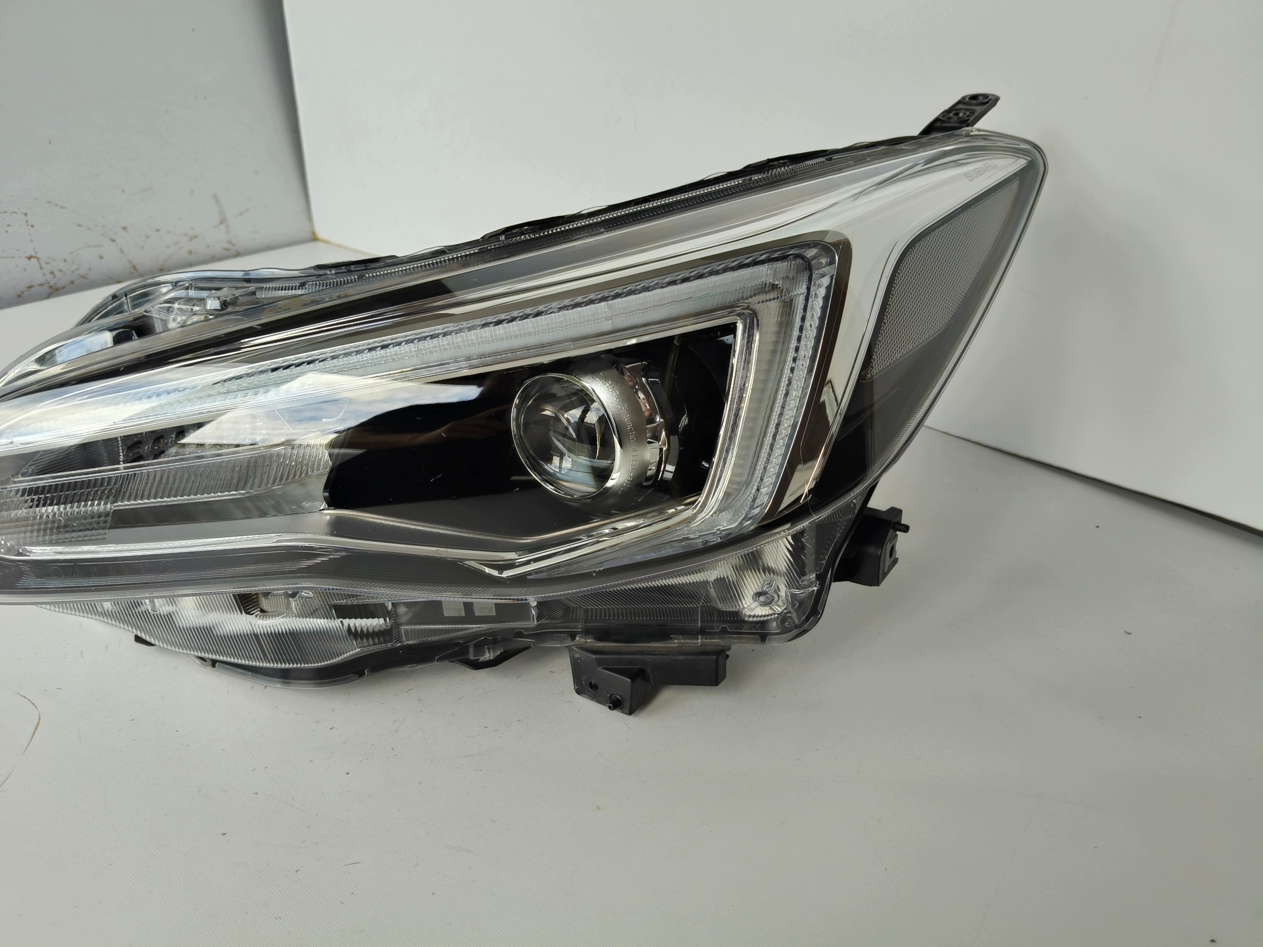 light left REFLEKTOR SUBARU XV II 20- LIFT FULL LED