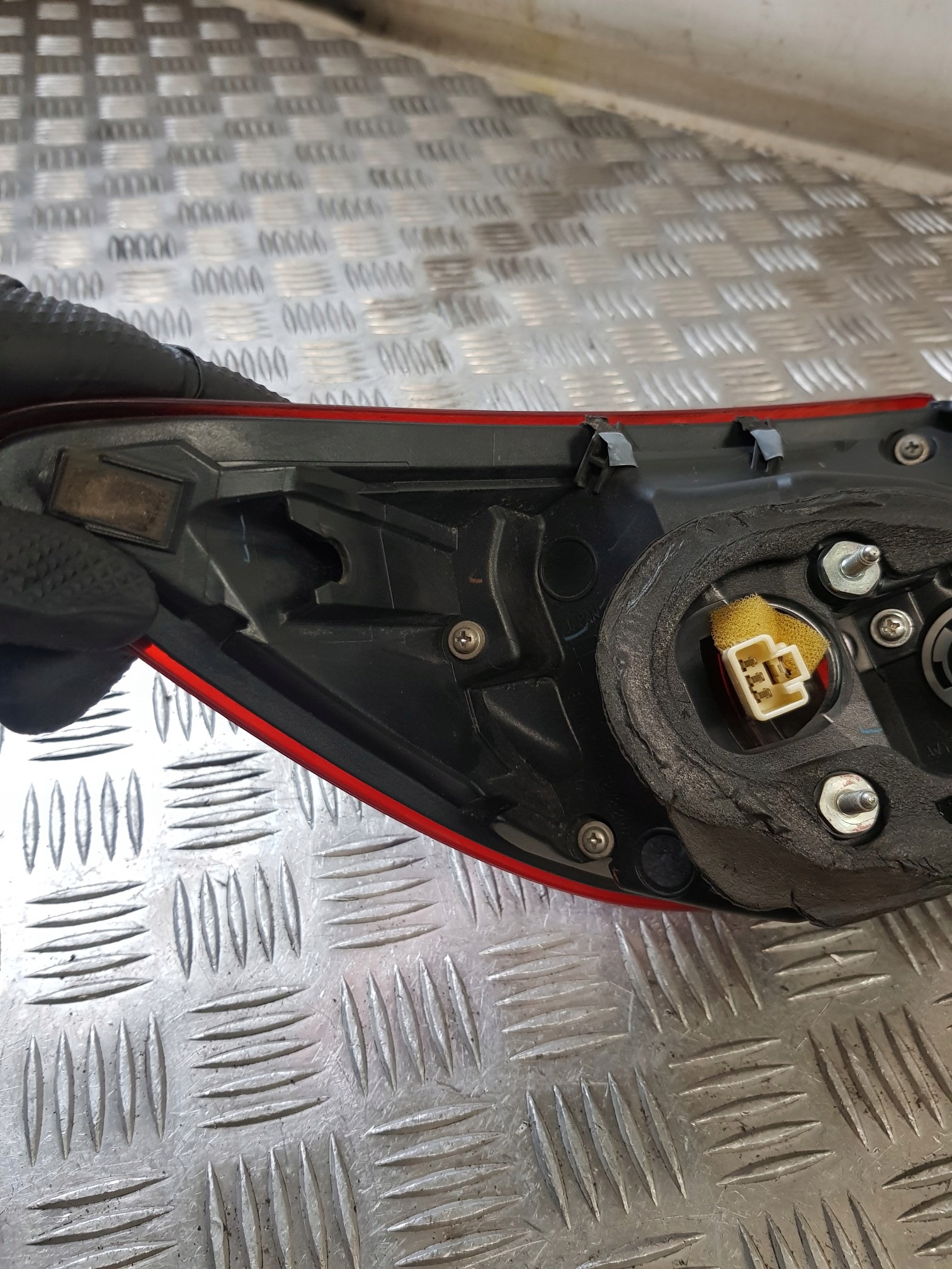 light right rear part 220-41981 MAZDA III BM 2013r