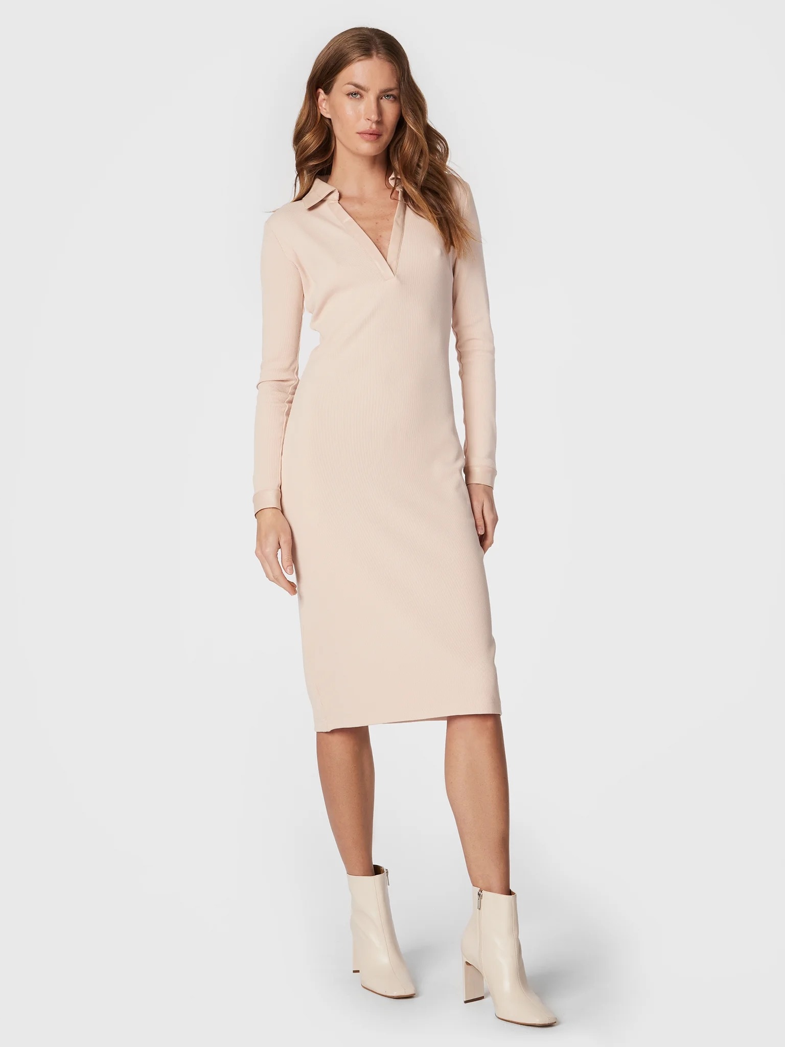 Guess Béžová Šaty MIDI S Dlouhým Rukávem A Límečkem