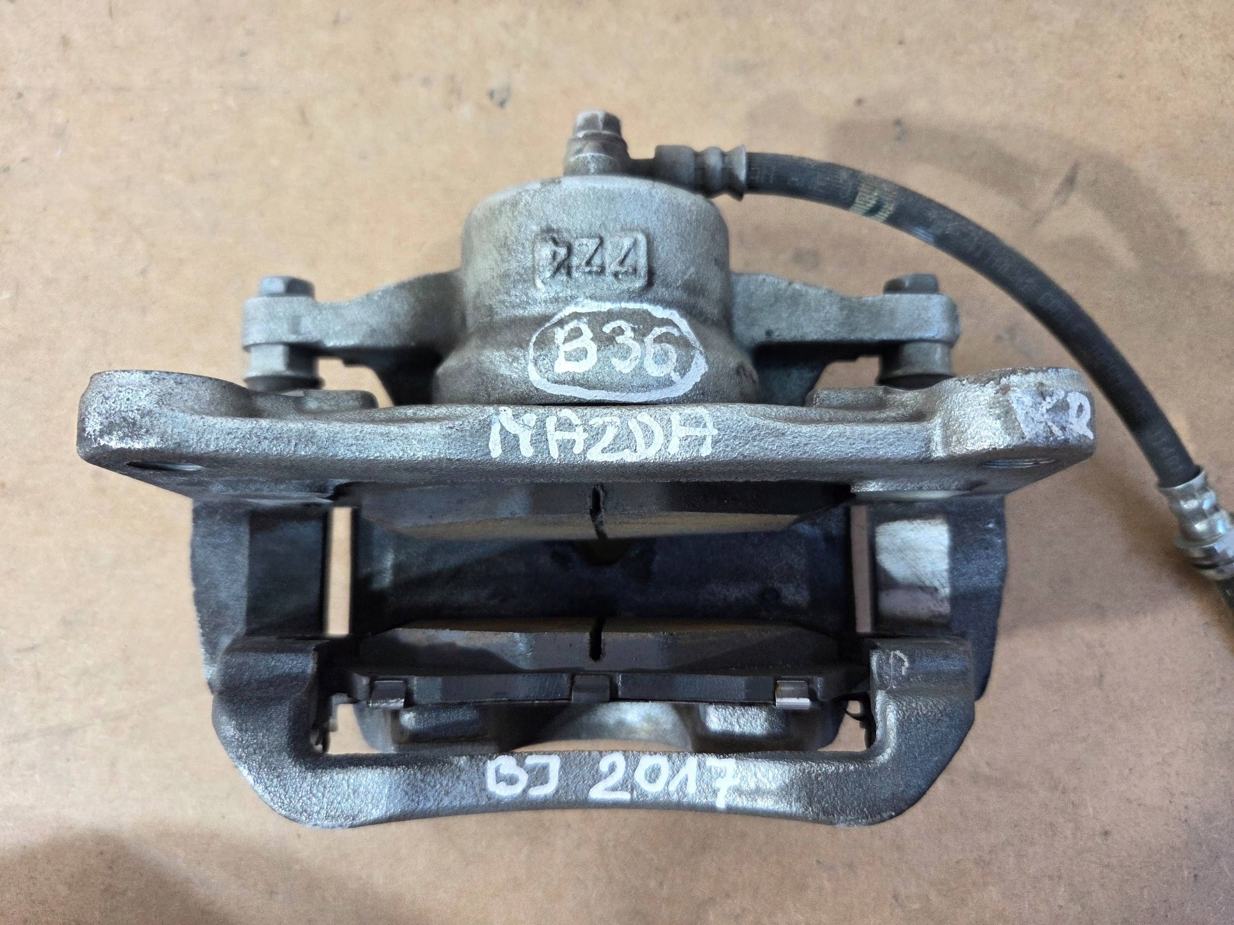 Mazda 6 GJ caliper brake front right PNR57 (B36)