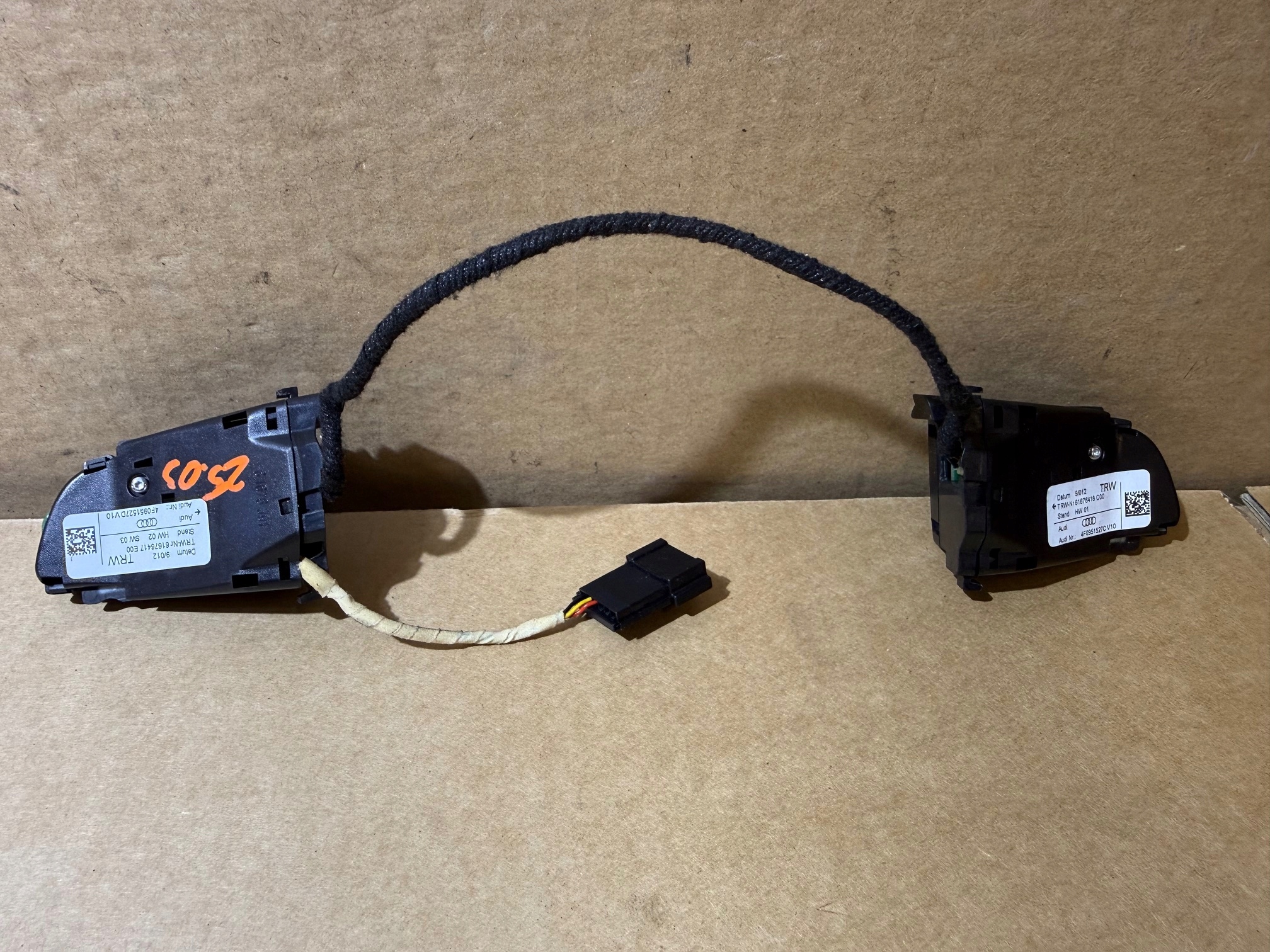 AUDI A6 A4 A5 Schalter des Lenkrads MULTIFUNKCJI 4F0951527C 4F0951527D