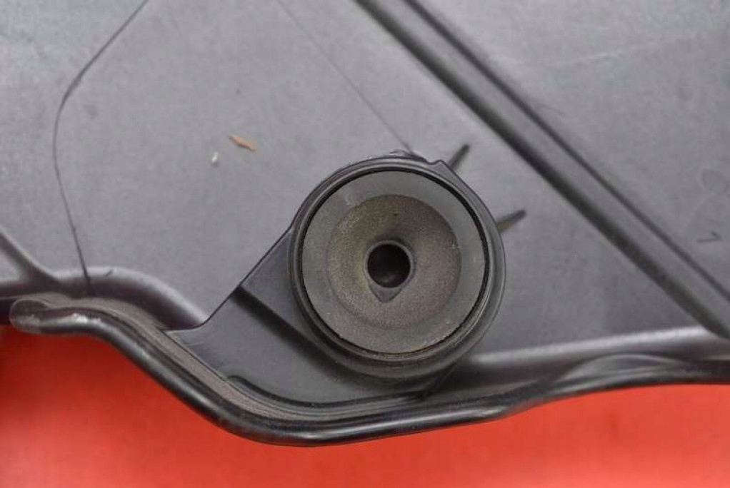 opel oe 12677173 крышка Двигателя