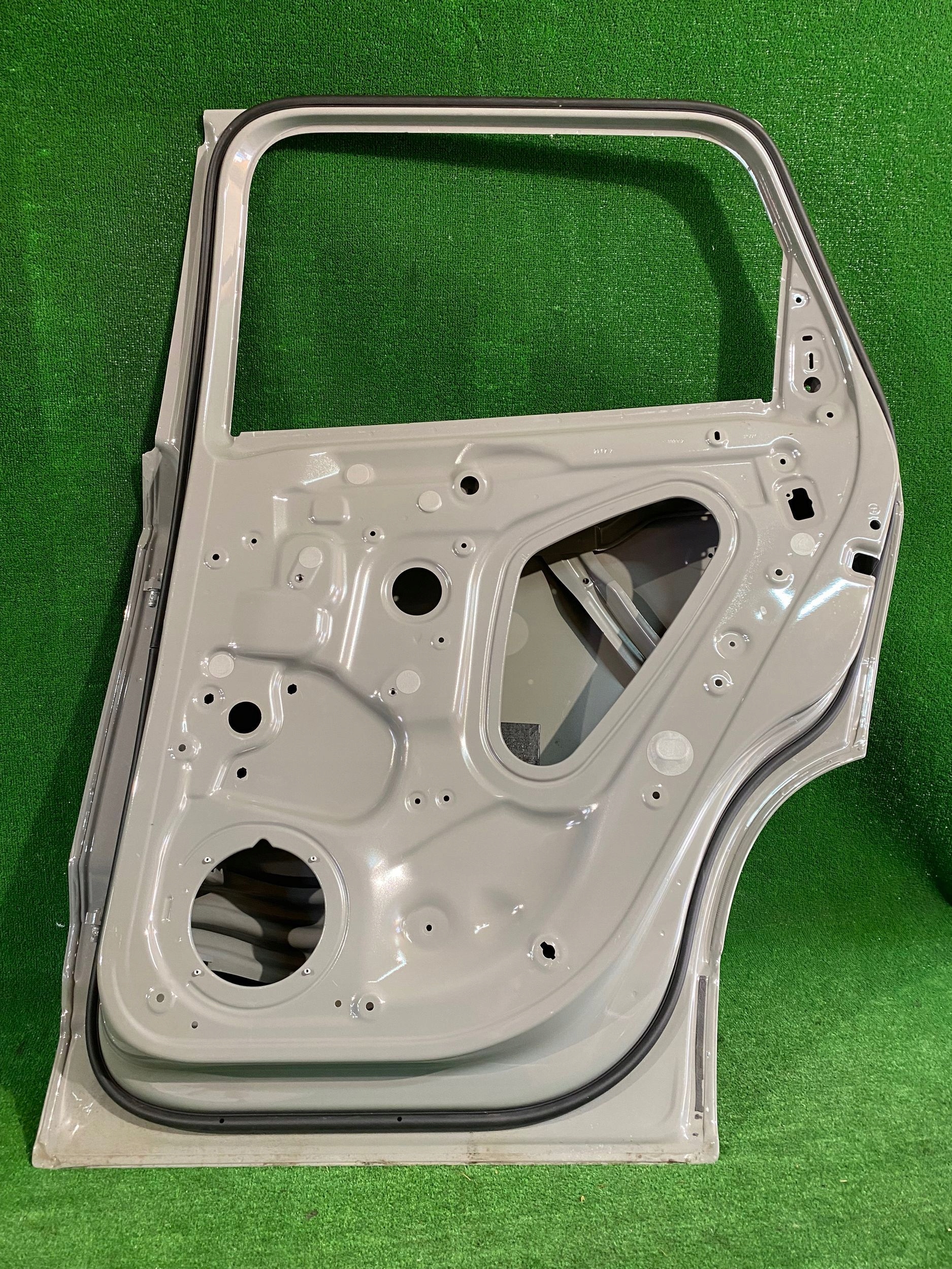 door rear. right right rear part SEAT ATECA 16