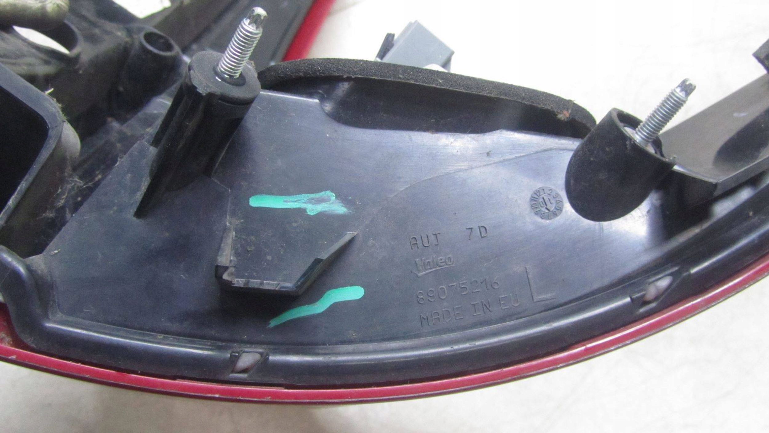 VOLVO XC60 LAMPA LEWA TYŁ TYLNA 08-13 Typ samochodu 4x4/SUV