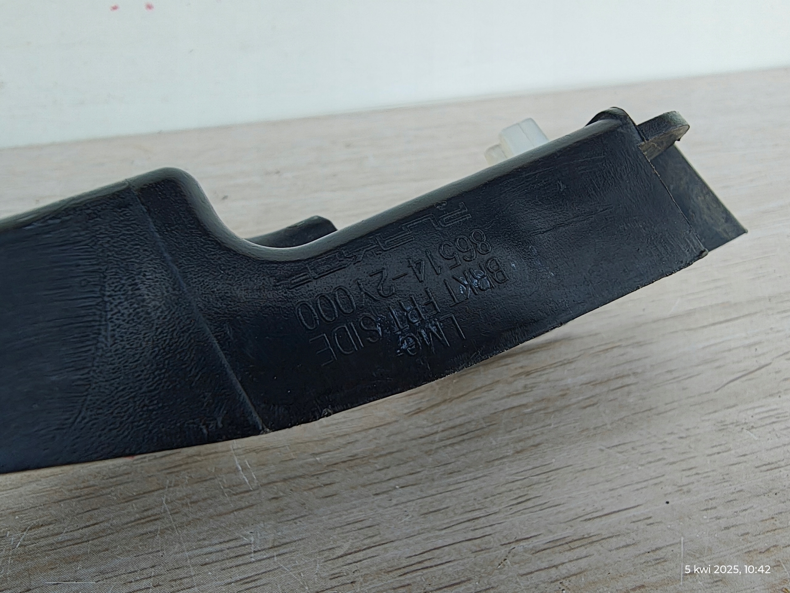 HYUNDAI IX35 TUCSON 09R+ bumper bracket right front holder K79/622MR