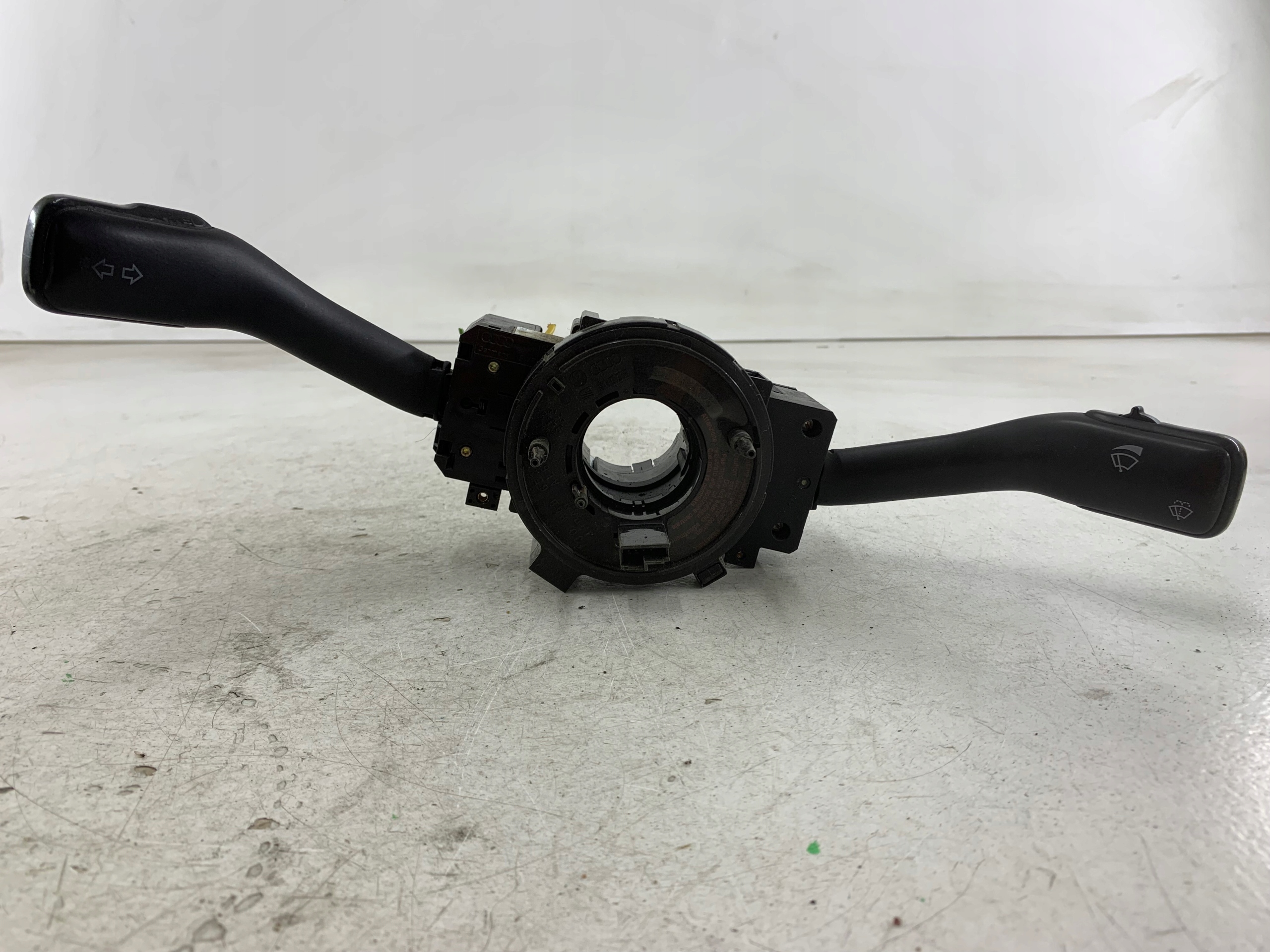 AUDI A3 8L VW GOLF IV commande levier commodo sous volant 8L0953513