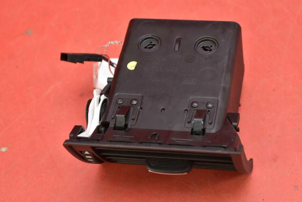 grid air conditioning devices central right 4E0820952 AUDI A8 D3 LIFT 05-07