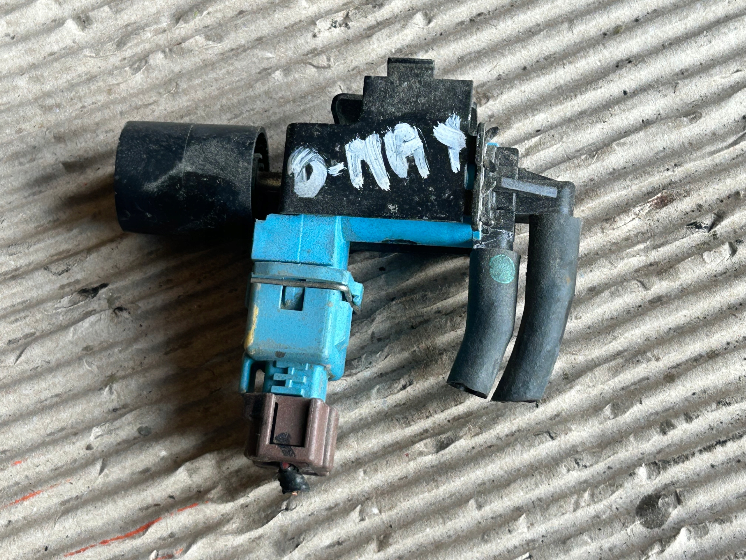 ISUZU D-MAX II 2,5 D Sensor Unterdruck 184600-0830