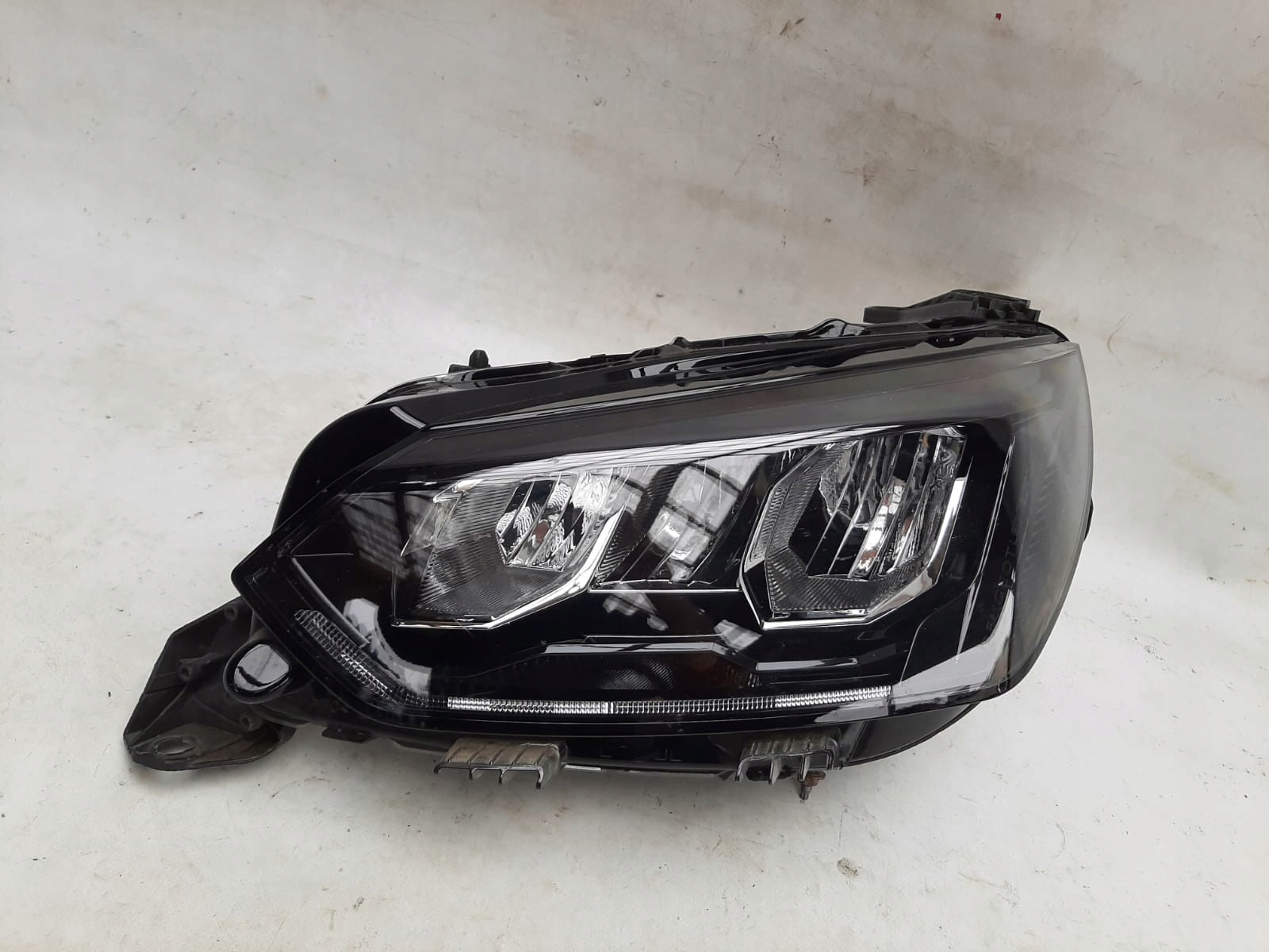 PEUGEOT 208 II 19- light left front front FULL LED 9833036380