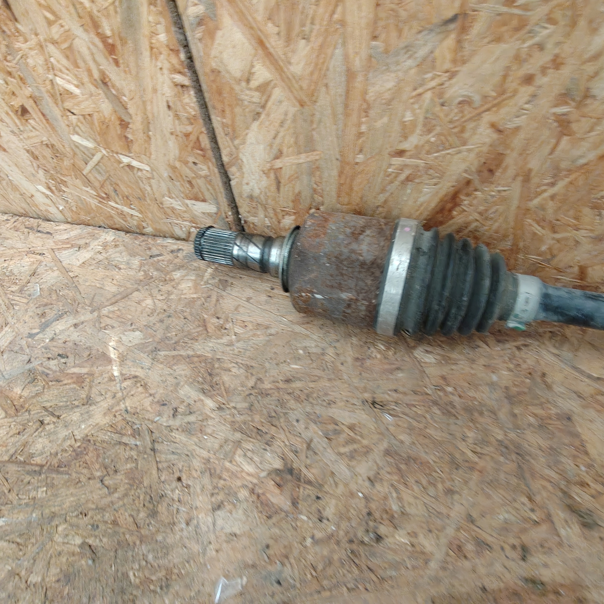 semi-axis left short. RENAULT ZOE 391018882R